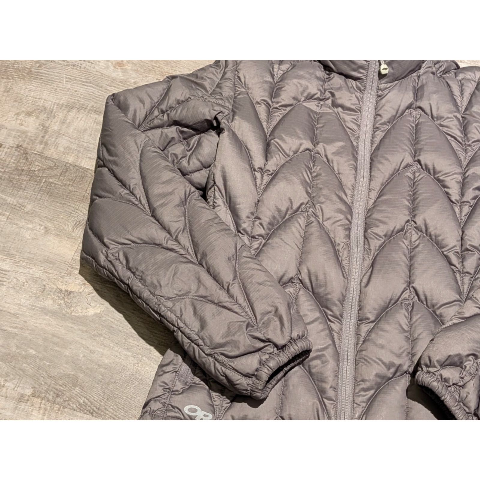 Outdoor Research Outdoor Research Puffer Jacket Womens Small Grayish Brown Full Zip Hoodie? Wait. Size S / US 4 / IT 40 - 4 Thumbnail