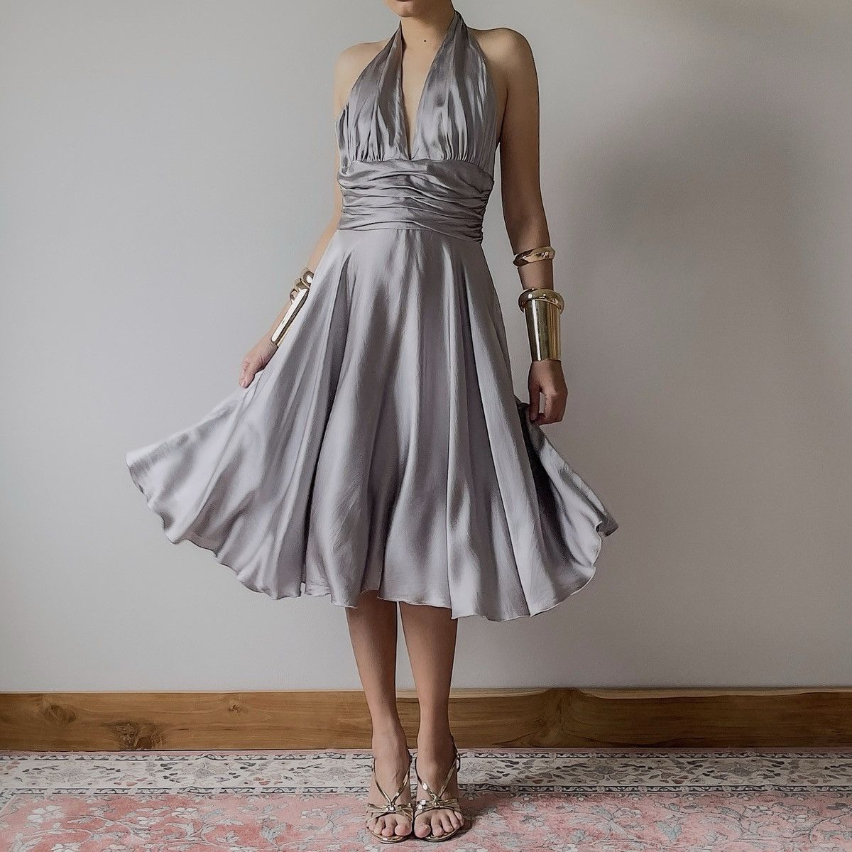 Vintage Vintage Romantic Gray Silk Open Back Dress (Medium) Size L / US 10 / IT 46 - 4 Thumbnail