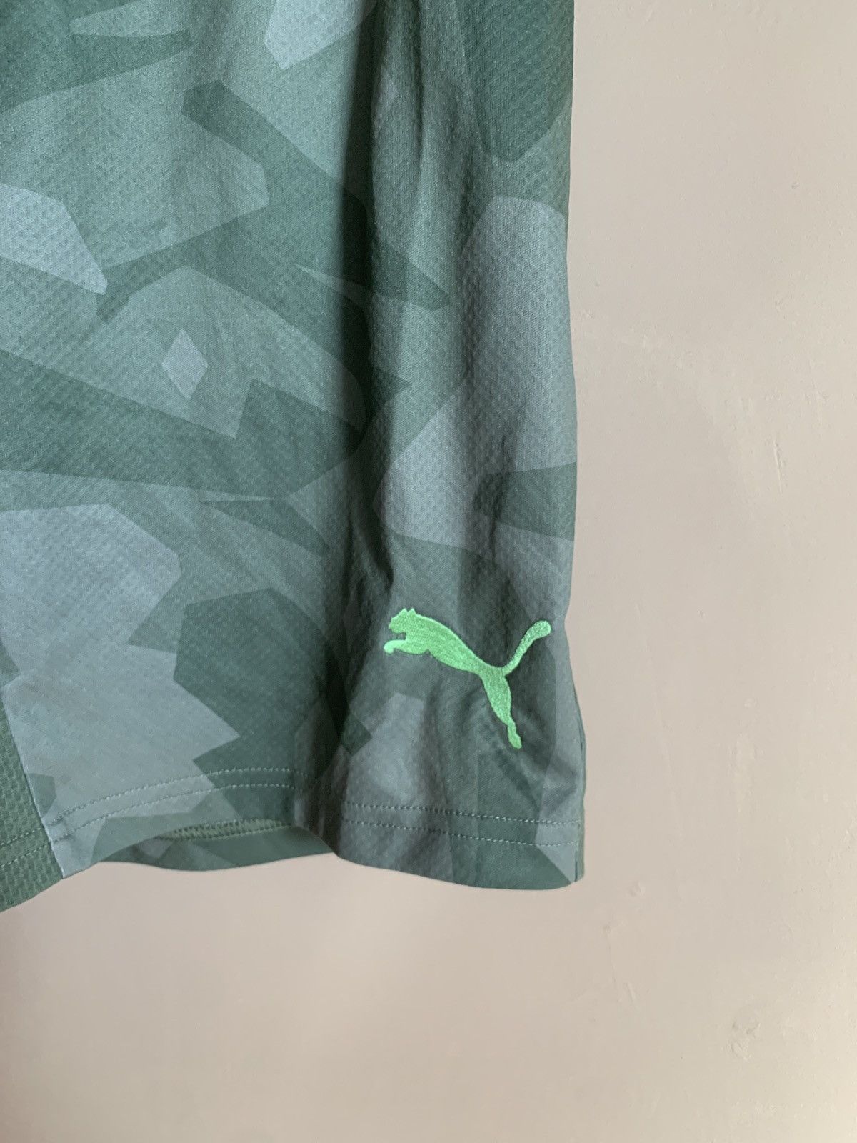 Puma Borussia Mönchengladbach 2020 soccer football shorts puma Size US 30 / EU 46 - 5 Thumbnail