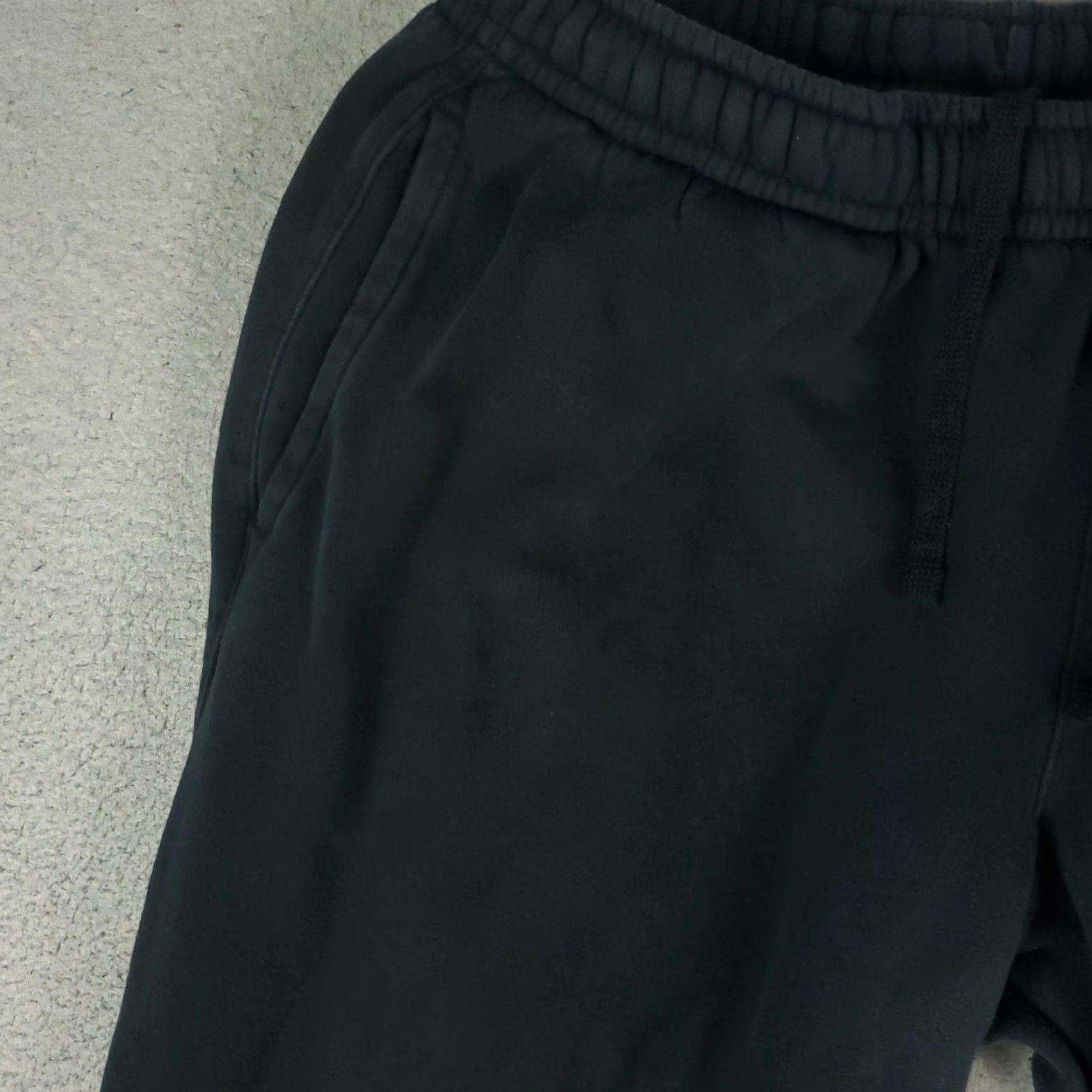 Nike Nike Mens Large Black Fleece Sweatpants Swoosh Joggers Pants/Activewear/Workout Size US 33 - 2 Thumbnail