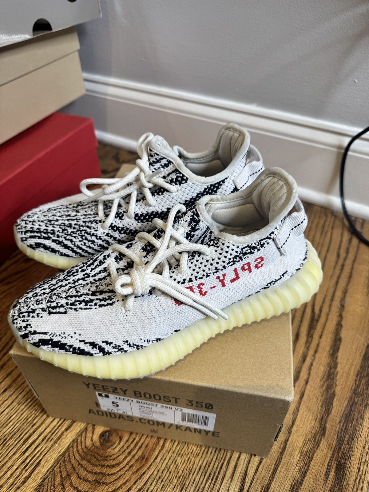 Yeezy Boost 350 V2 Zebra