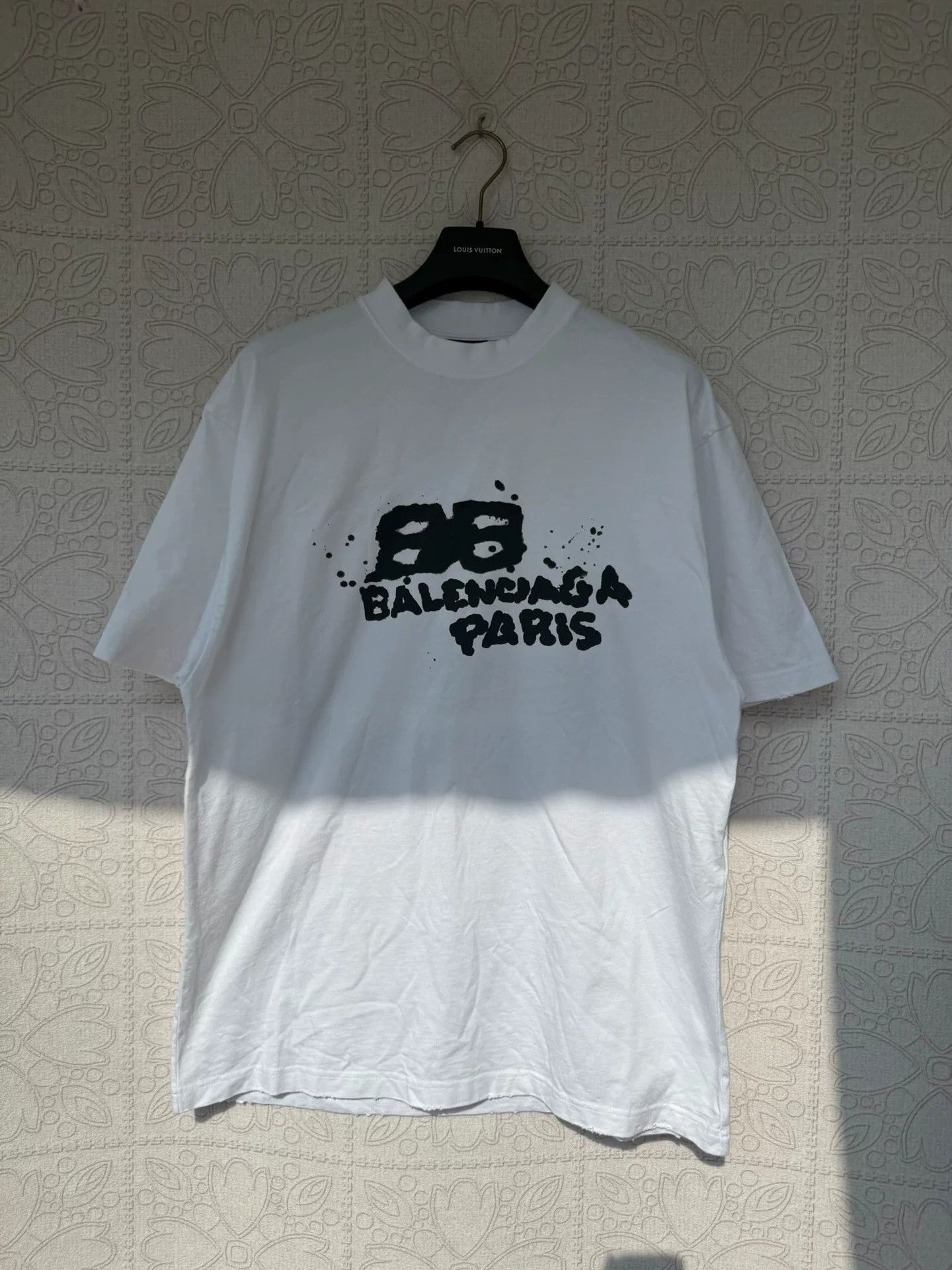 Balenciaga Balenciaga Paint Splash Graffiti T-Shirt Size US S / EU 44-46 / 1 - 1 Thumbnail
