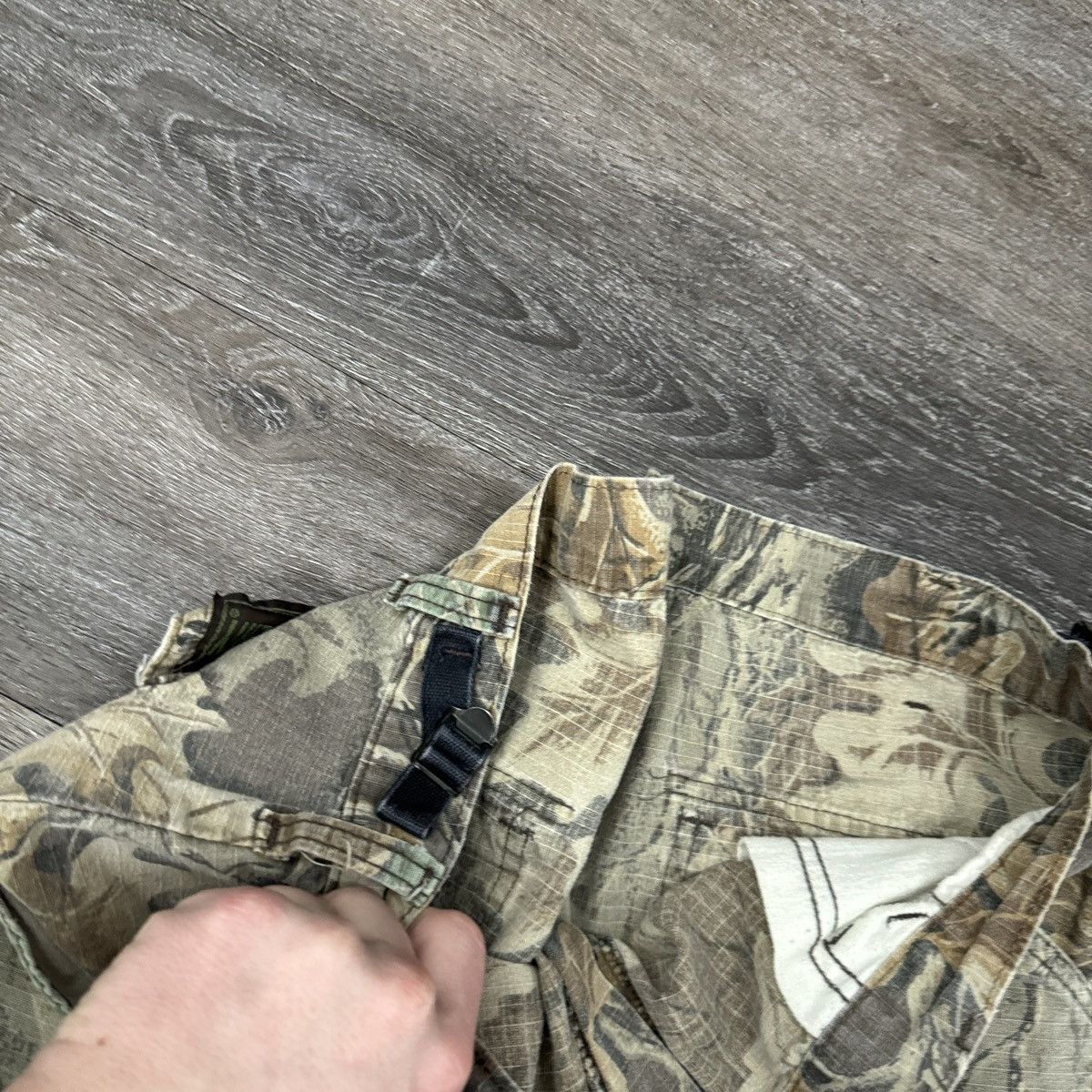Realtree × StraightFaded × Vintage Essential Vintage 90s Realtree camo faded baggy cargo pants Size US 34 / EU 50 - 4 Thumbnail