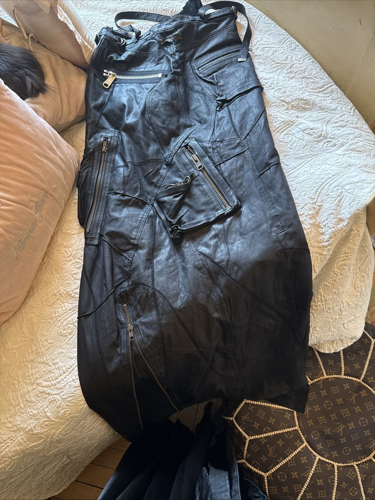 Le Grande Bleu (L.G.B.) Black leather cargo skirt Size 27" / US 4 / IT 40 - 4 Thumbnail