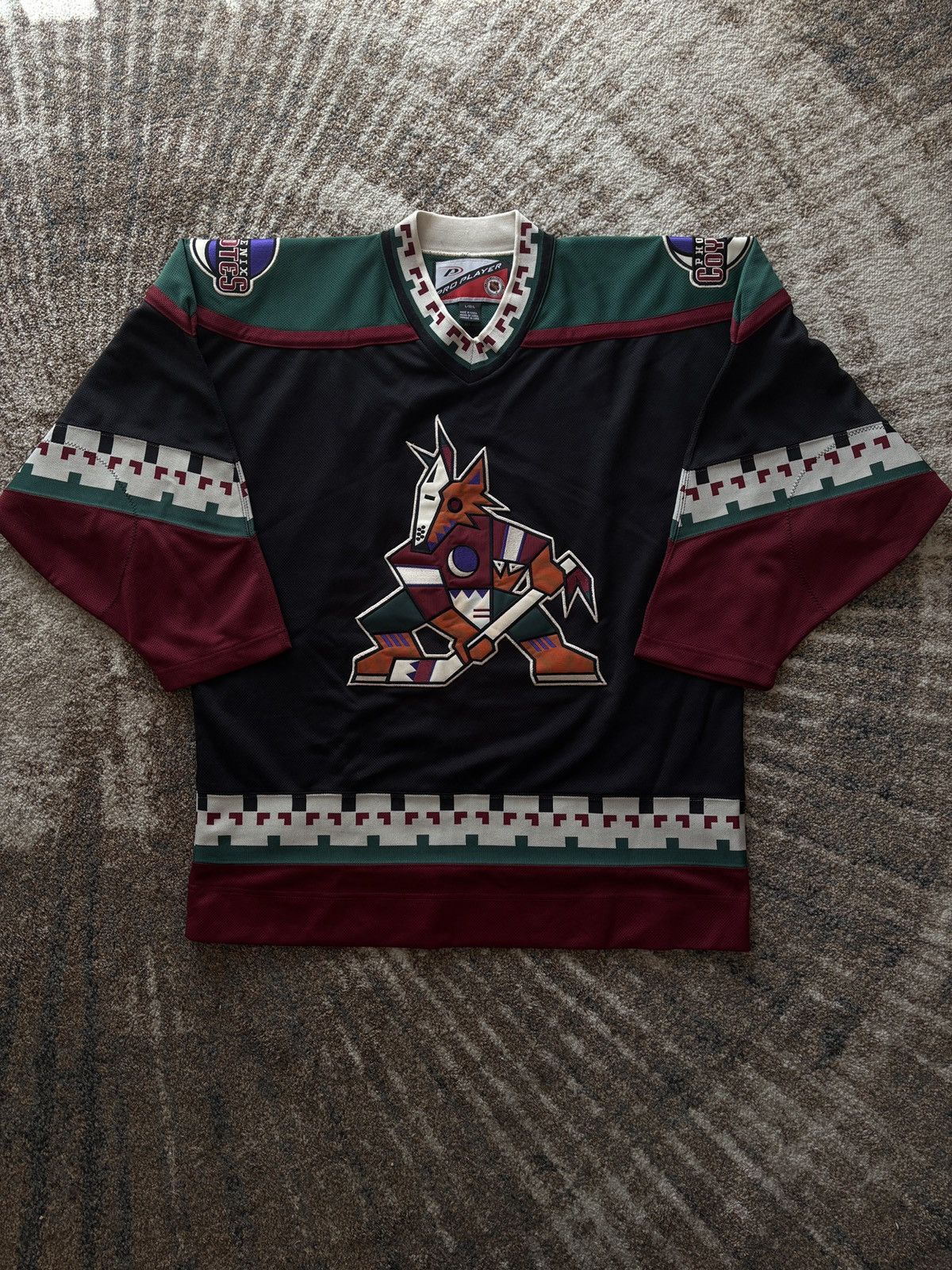 Vintage Vintage Arizona Coyotes Kachina Jersey – Authentic Size US L / EU 52-54 / 3 - 1 Thumbnail