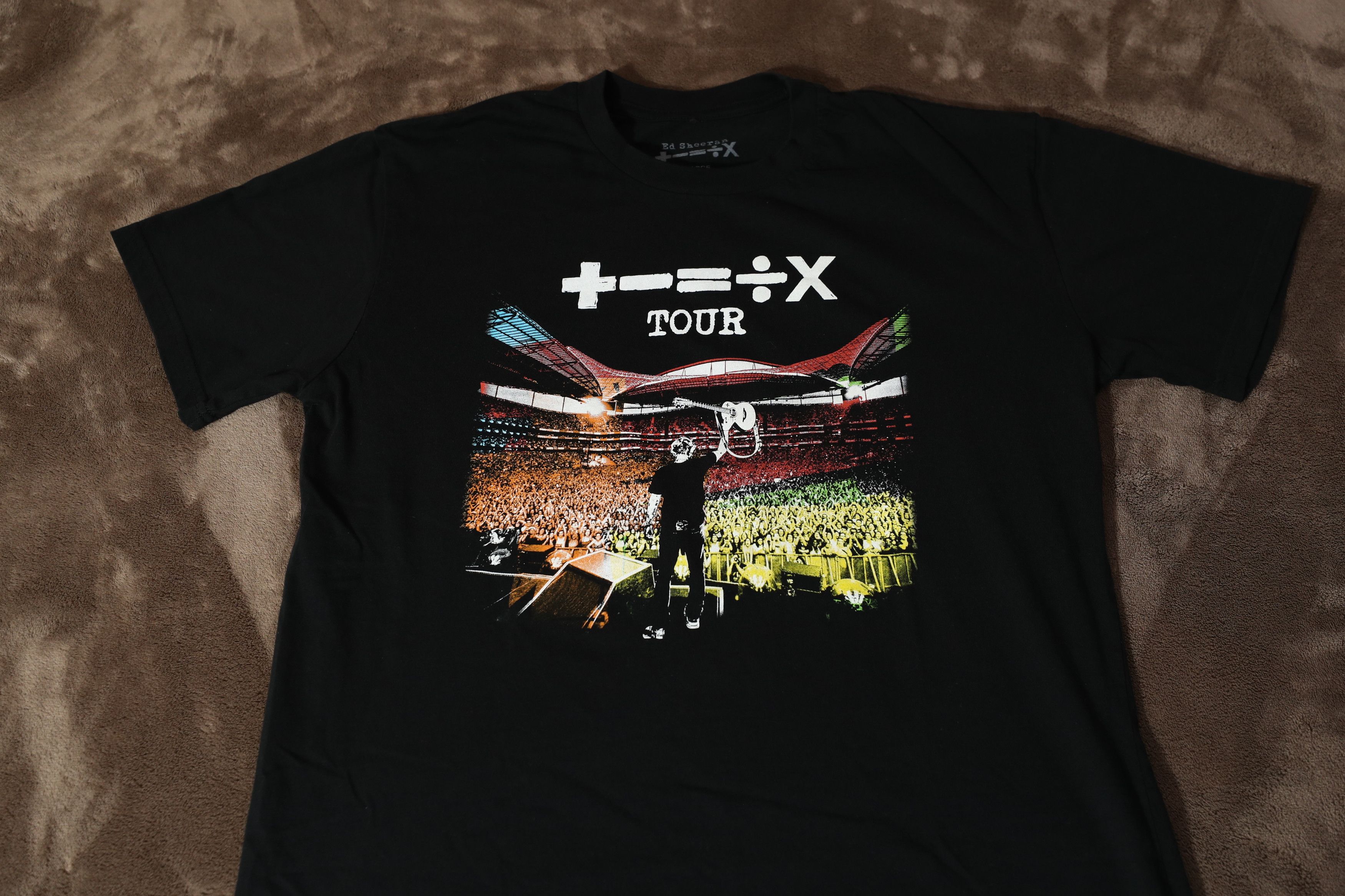 Band Tees Ed Sheeran +-=/x Mathematics Tour Tee (L) Size US L / EU 52-54 / 3 - 3 Thumbnail