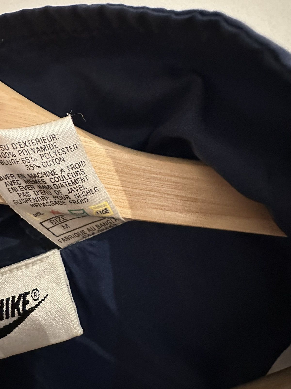Nike Nike Jacket Windbreaker Size M Vintage Jacke Retro Size US M / EU 48-50 / 2 - 9 Thumbnail