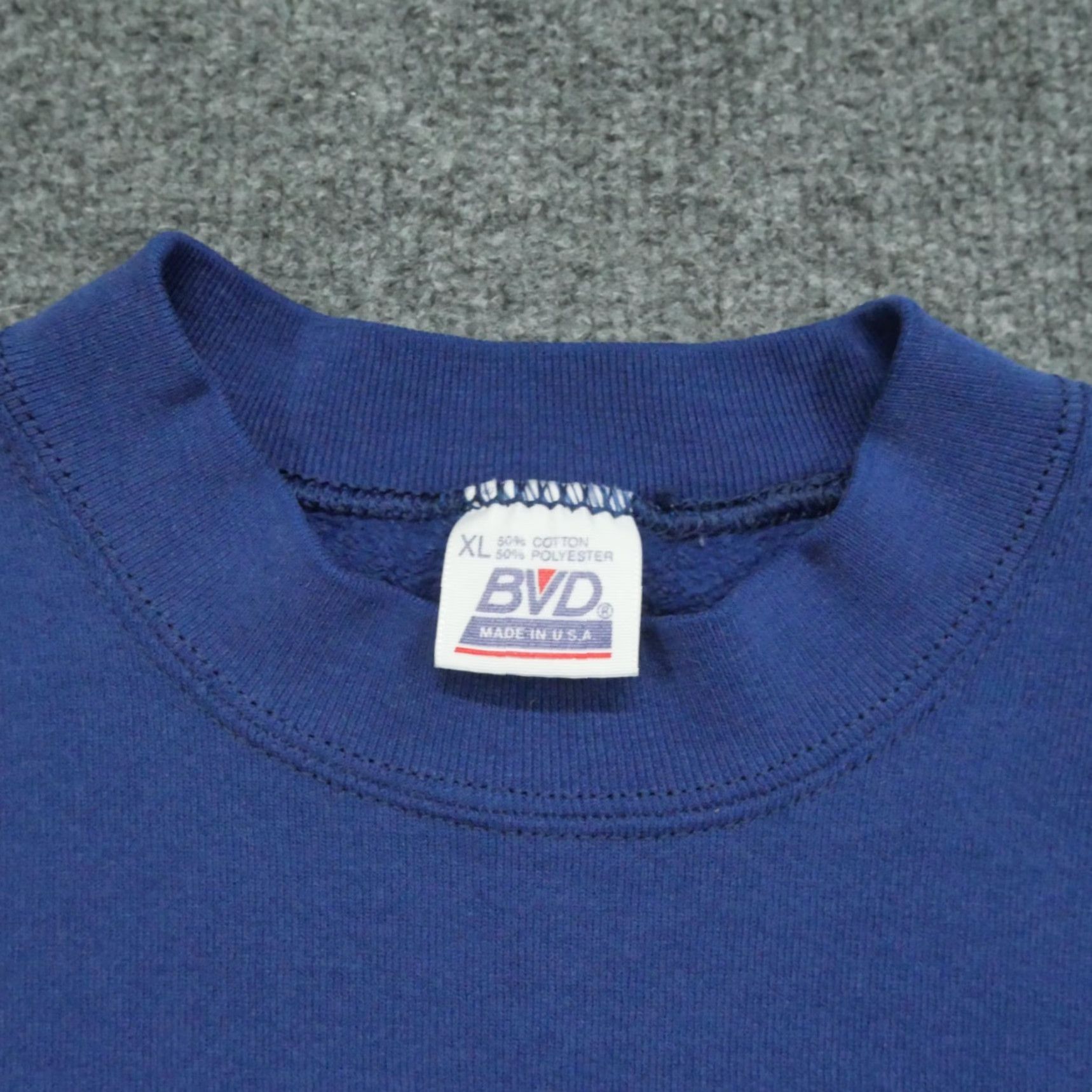 Vintage VINTAGE Sweatshirt Mens XL Blue Pullover 90s Cotton Fleece Logo Crew Neck Regular 7/10 Brand Vintage Size US XL / EU 56 / 4 - 2 Thumbnail