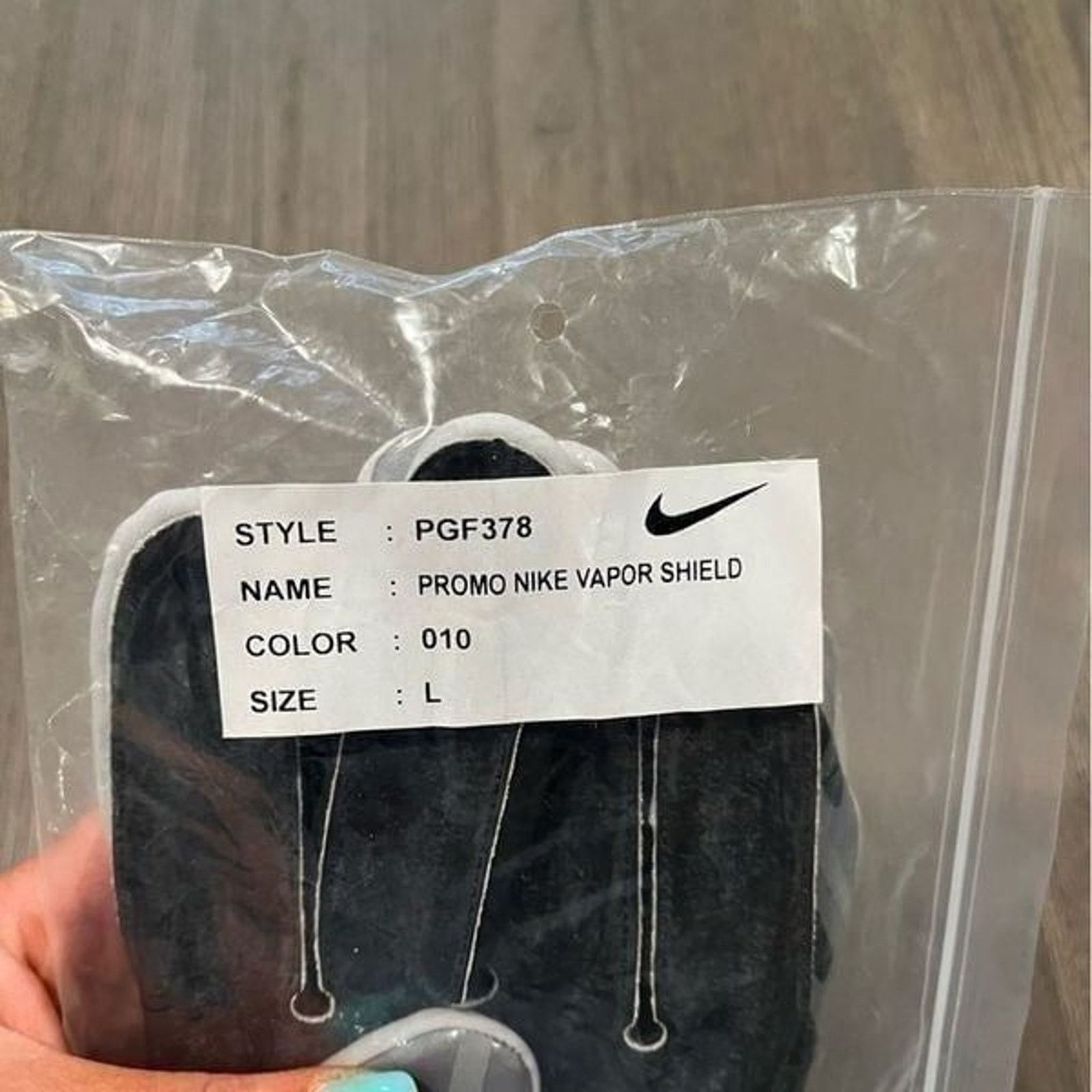 Nike NWT Nike Vapor Shield Football Receiver Gloves - Size L Size 36 - 7 Thumbnail