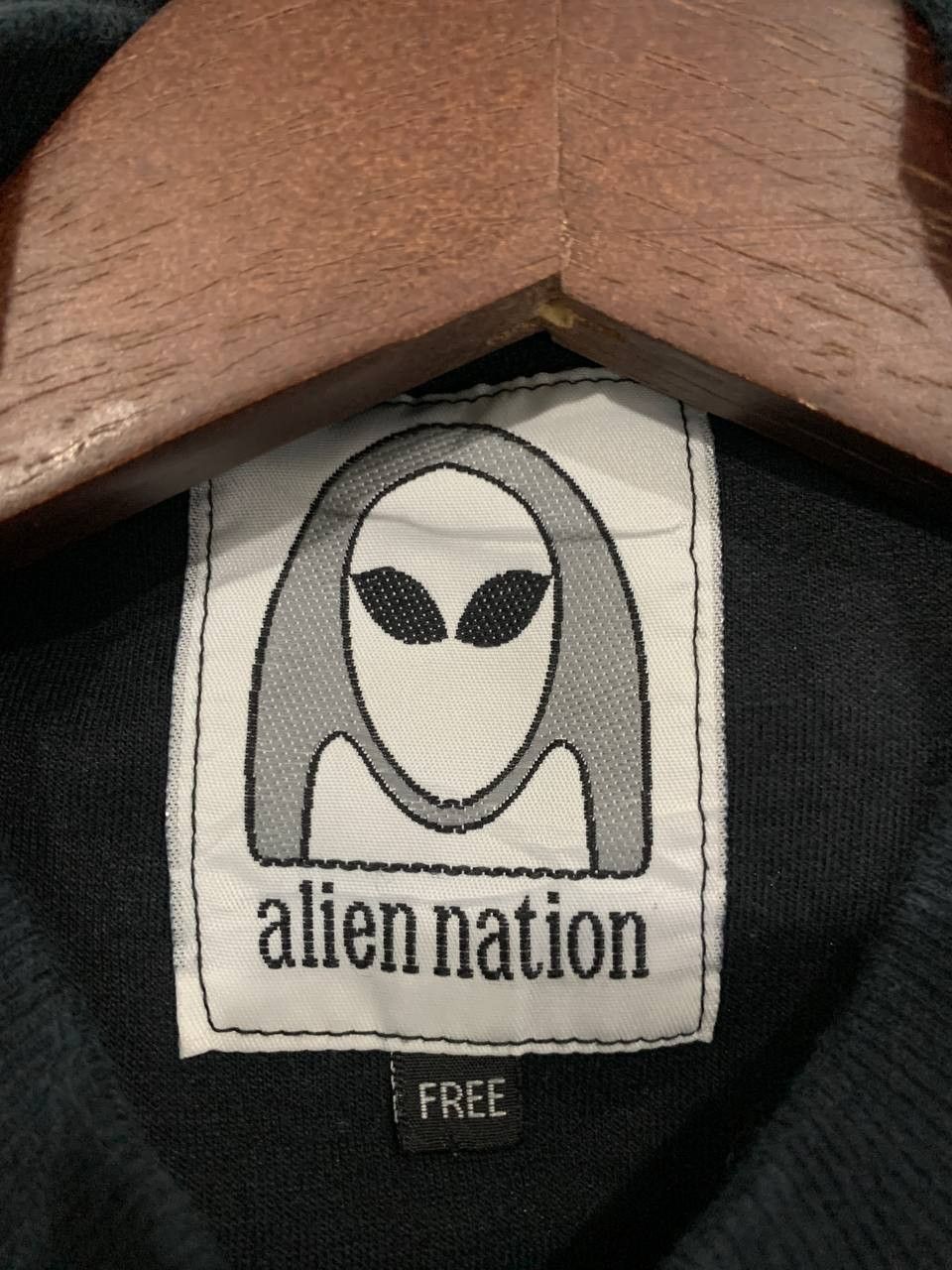 Vintage Vintage 1990s Alien Nation Skateboard Long Sleeve Tshirt Size US L / EU 52-54 / 3 - 3 Thumbnail