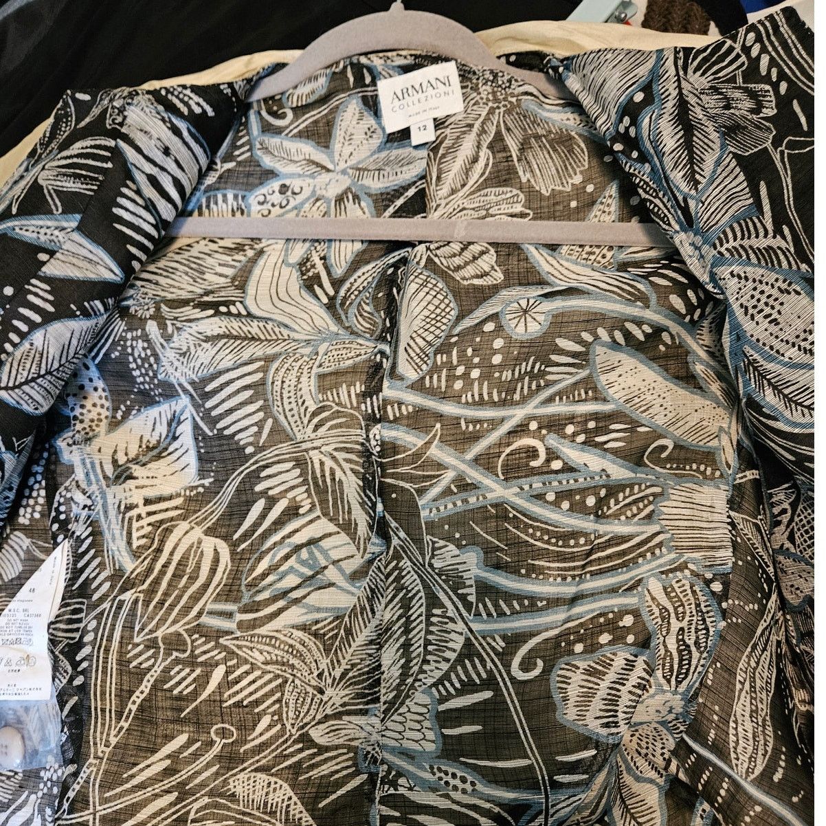Armani Collezioni Armani Collezioni 90s Light Gold Silk Short Sleeve Jacket Size XL / US 12-14 / IT 48-50 - 11 Thumbnail