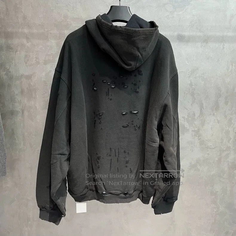 Balenciaga Balenciaga Black Distressed Print Hoodie. Size US S / EU 44-46 / 1 - 3 Thumbnail
