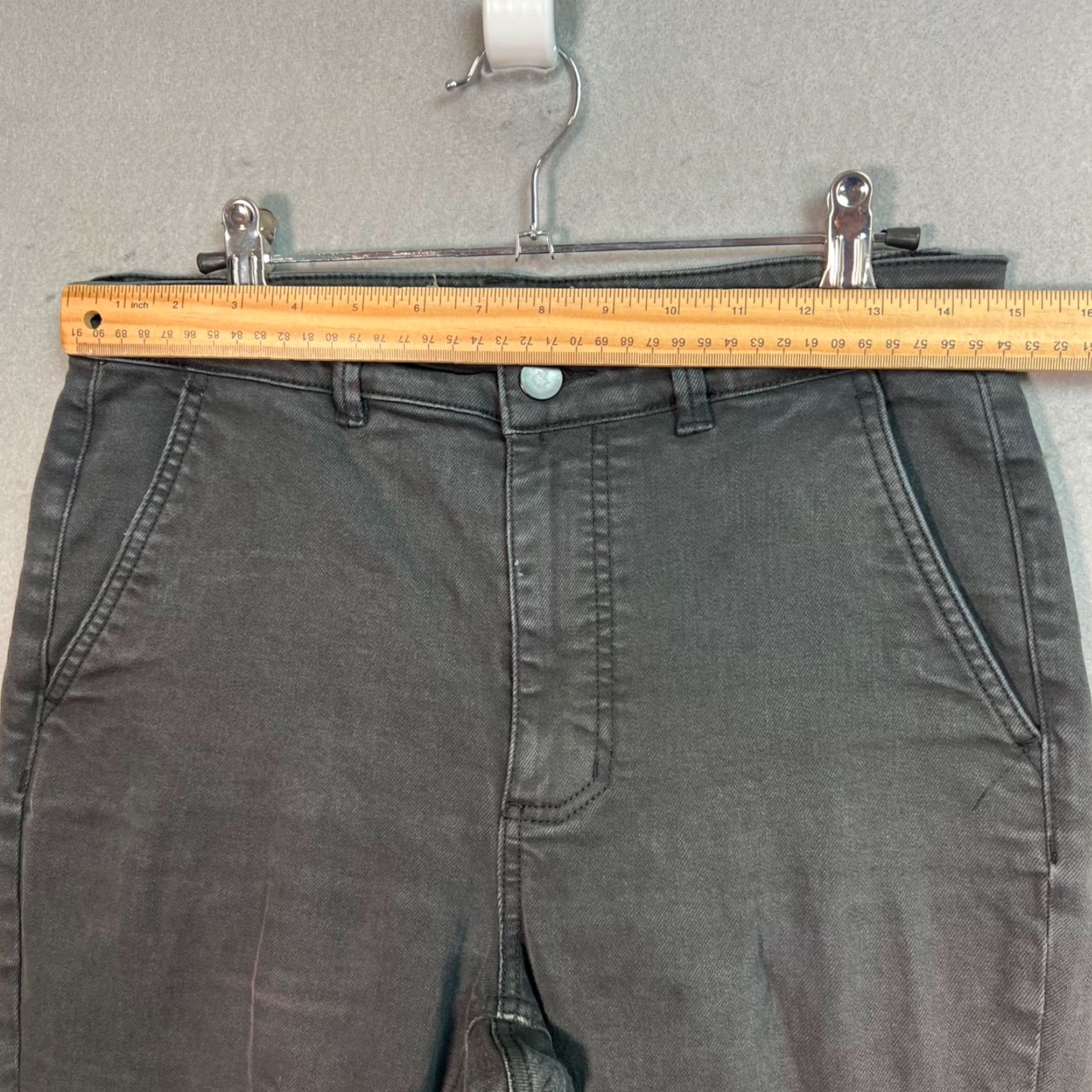 Everlane Everlane Cropped Slim Denim Jeans Black Cotton Blend Pants 6 Womens High Rise Tapered Inseam 24 in Cropped Shoes? Size 28" / US 6 / IT 42 - 5 Thumbnail