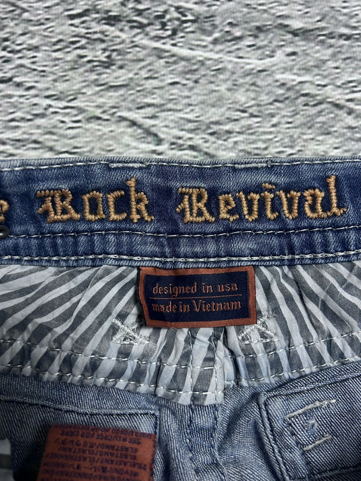 Rock Revival Rock Revival vintage blue jeans Y2K flared Size 31" - 11 Thumbnail