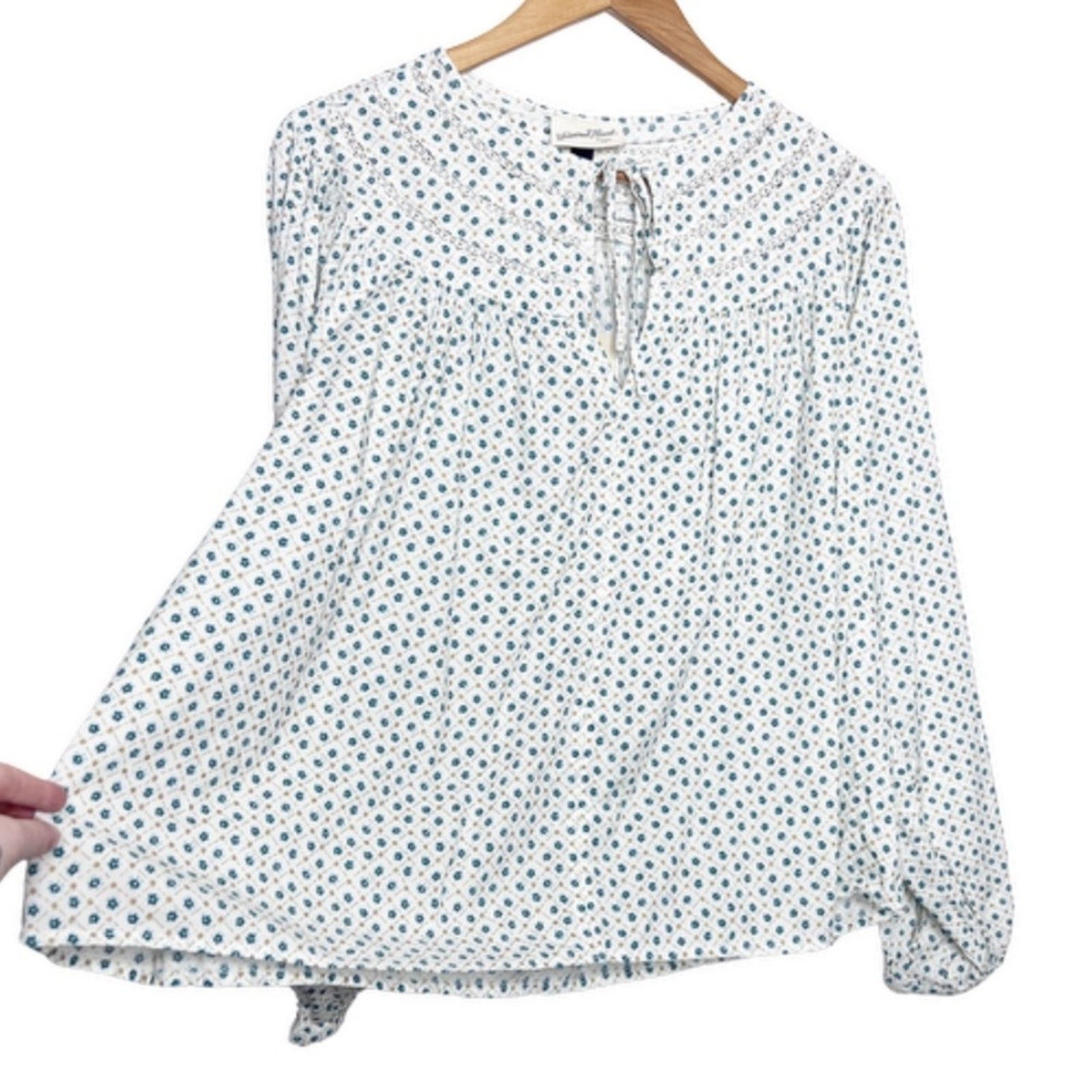 Target Basics New with Tag Universal Thread Women's Floral Blouse Size M / US 6-8 / IT 42-44 - 6 Thumbnail