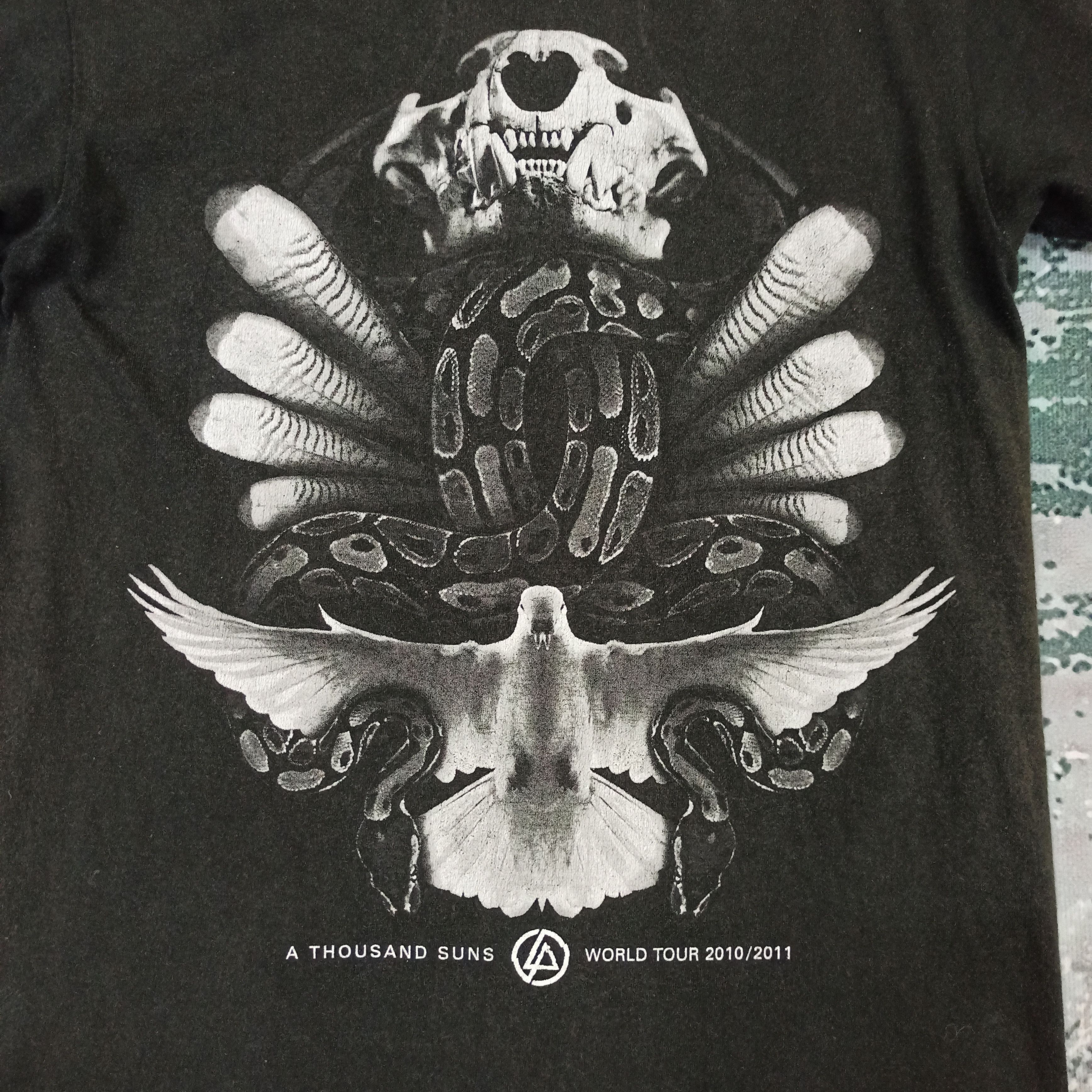Band Tees Vintage Linkin Park SUN FADED Colour Promo Tshirt Size US S / EU 44-46 / 1 - 2 Thumbnail