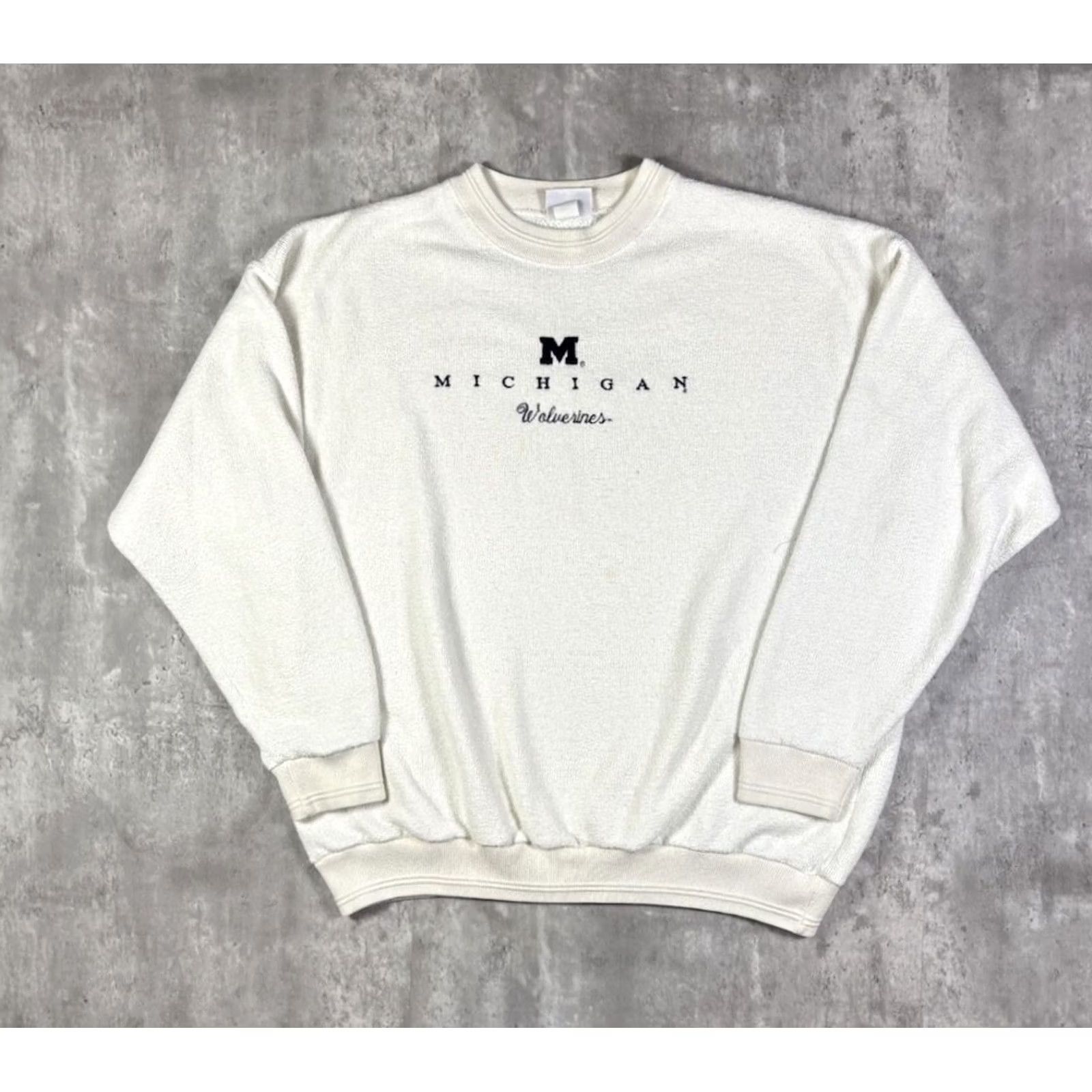 Vintage VINTAGE Michigan Wolverines FLEECE Sweatshirt White 2XL Embroidered Graphic Print Pullover Sweatshirt Men Size US XXL / EU 58 / 5 - 2 Thumbnail