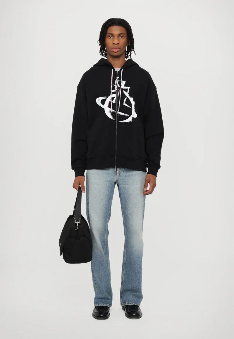 Vivienne Westwood o1f1d3z0426 Stencil Orb Hoodie in Black Size US L / EU 52-54 / 3 - 2 Thumbnail