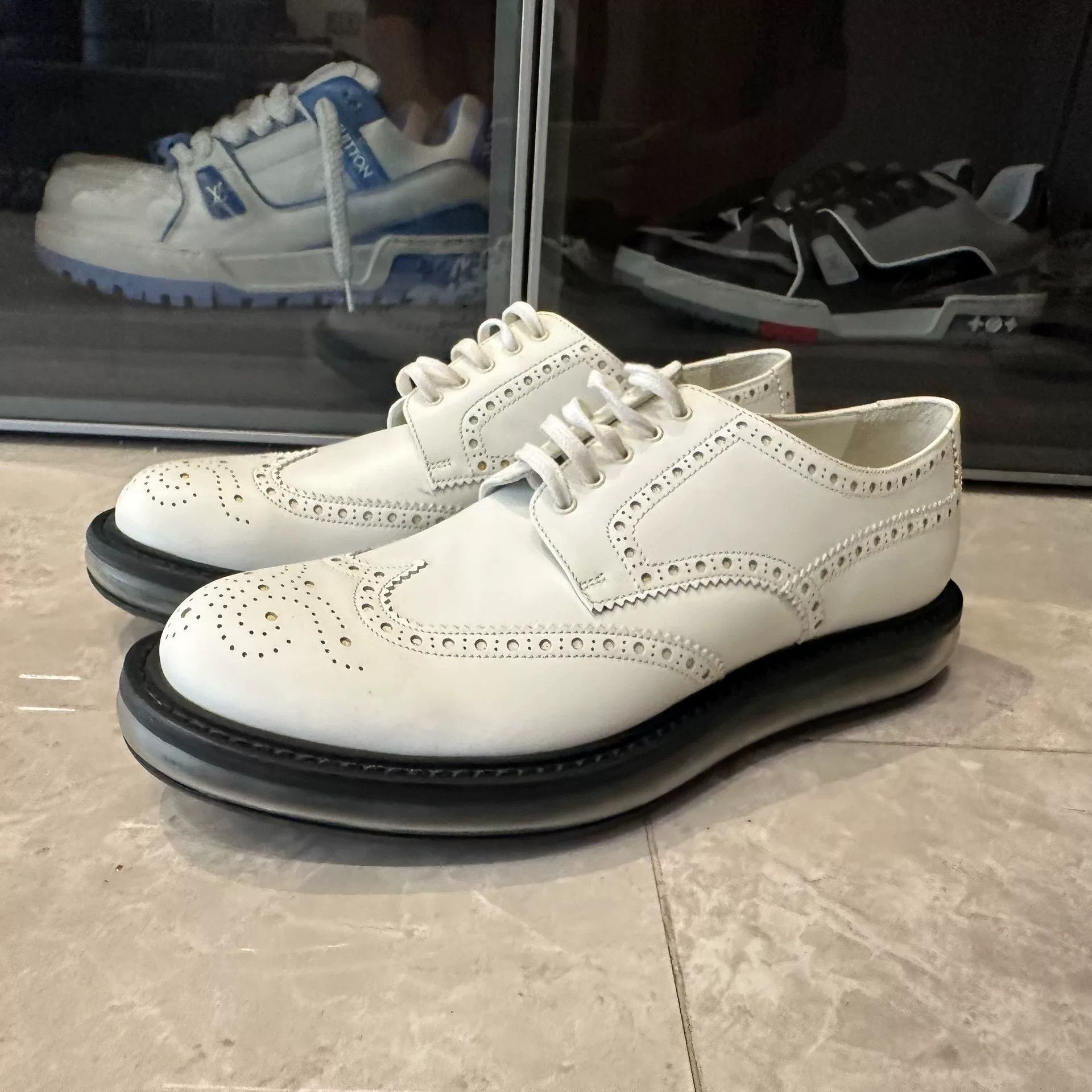 Prada Prada Casual Lowtop Sneakers 9 Men Size US 9 / EU 42 - 1 Thumbnail