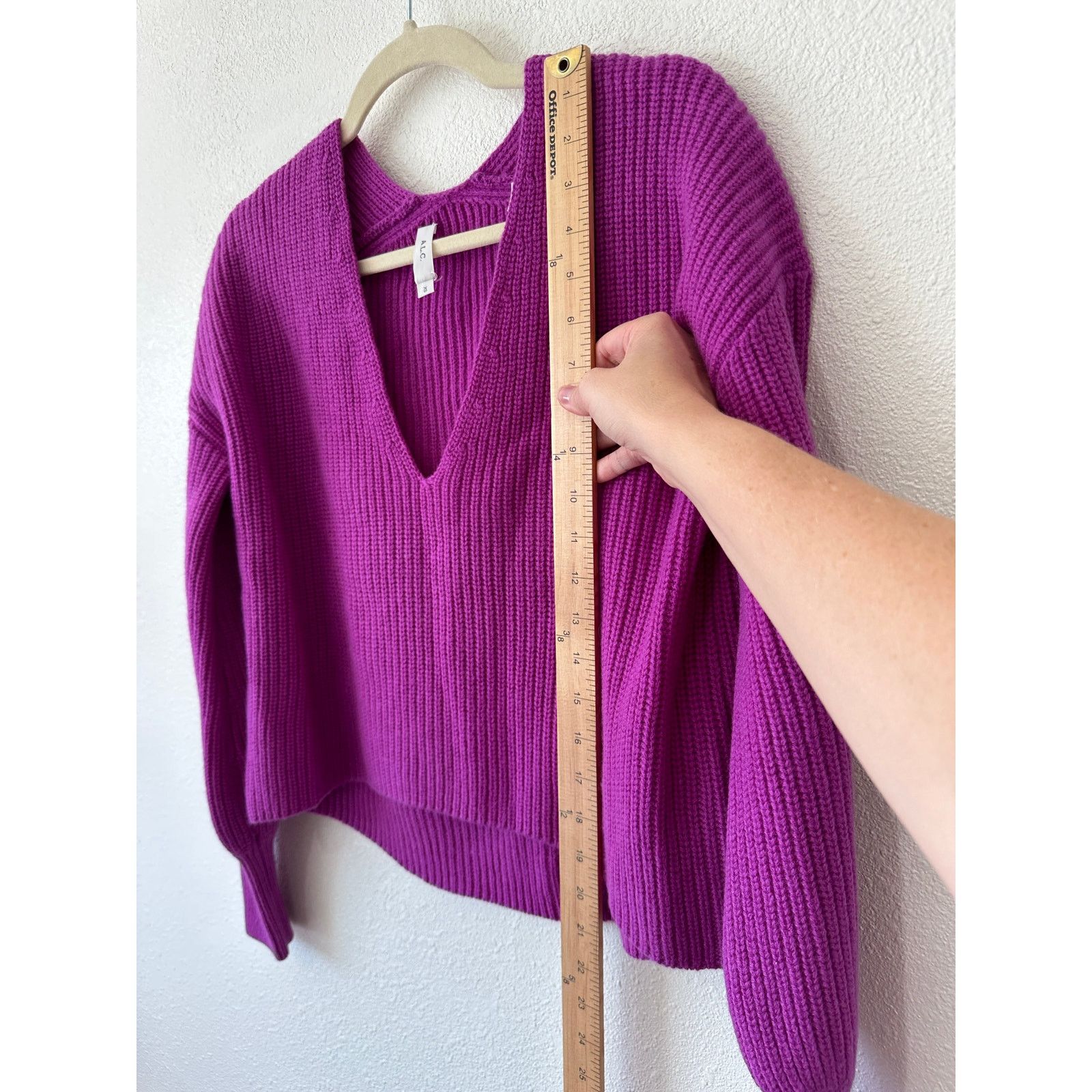 A.L.C. A.L.C. Violet Deep V-Neck Long Sleeve Boxy Crop Sweater XS Size XS / US 0-2 / IT 36-38 - 10 Thumbnail