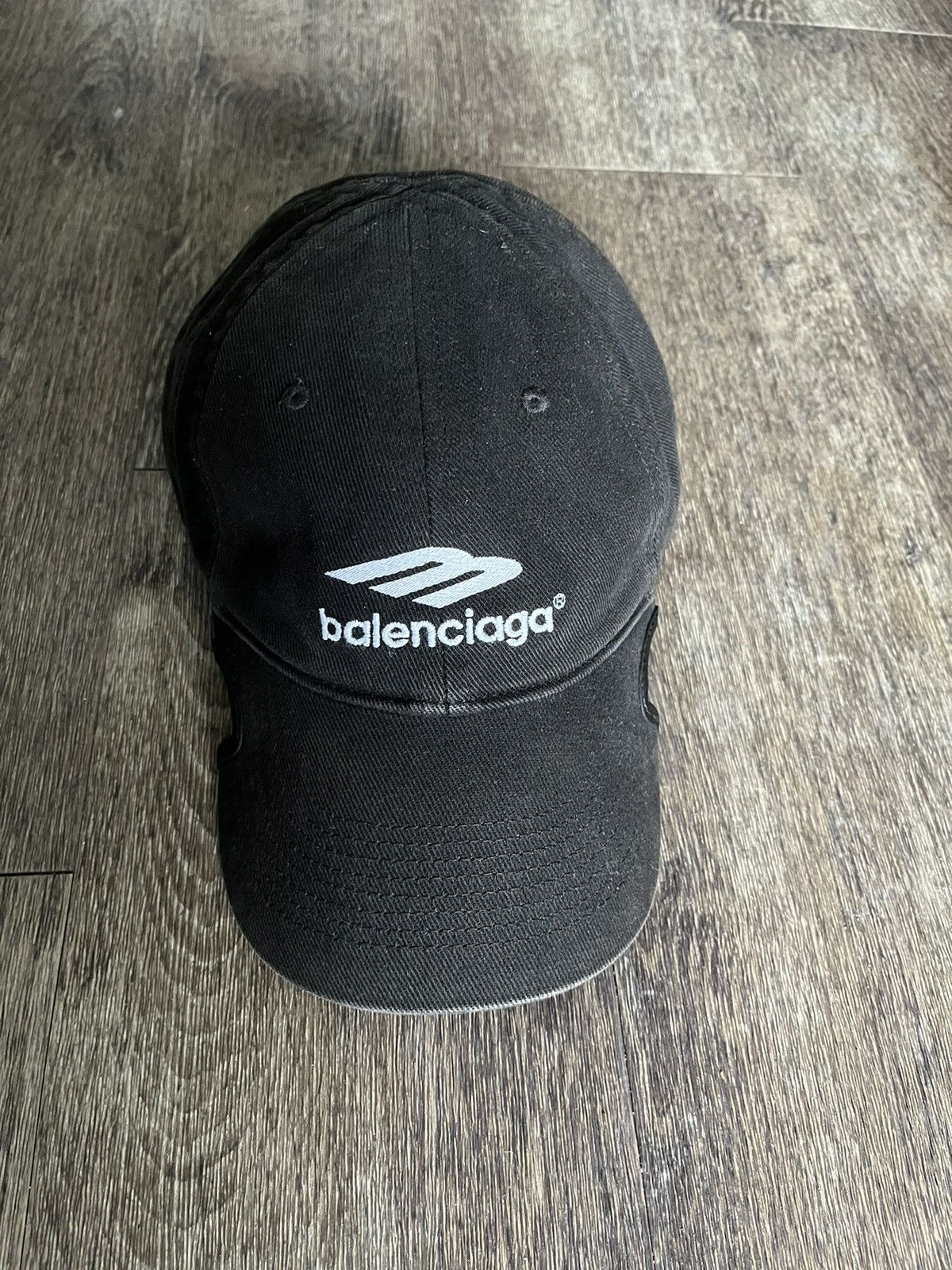 Pre-owned Balenciaga 3b Cap In Black