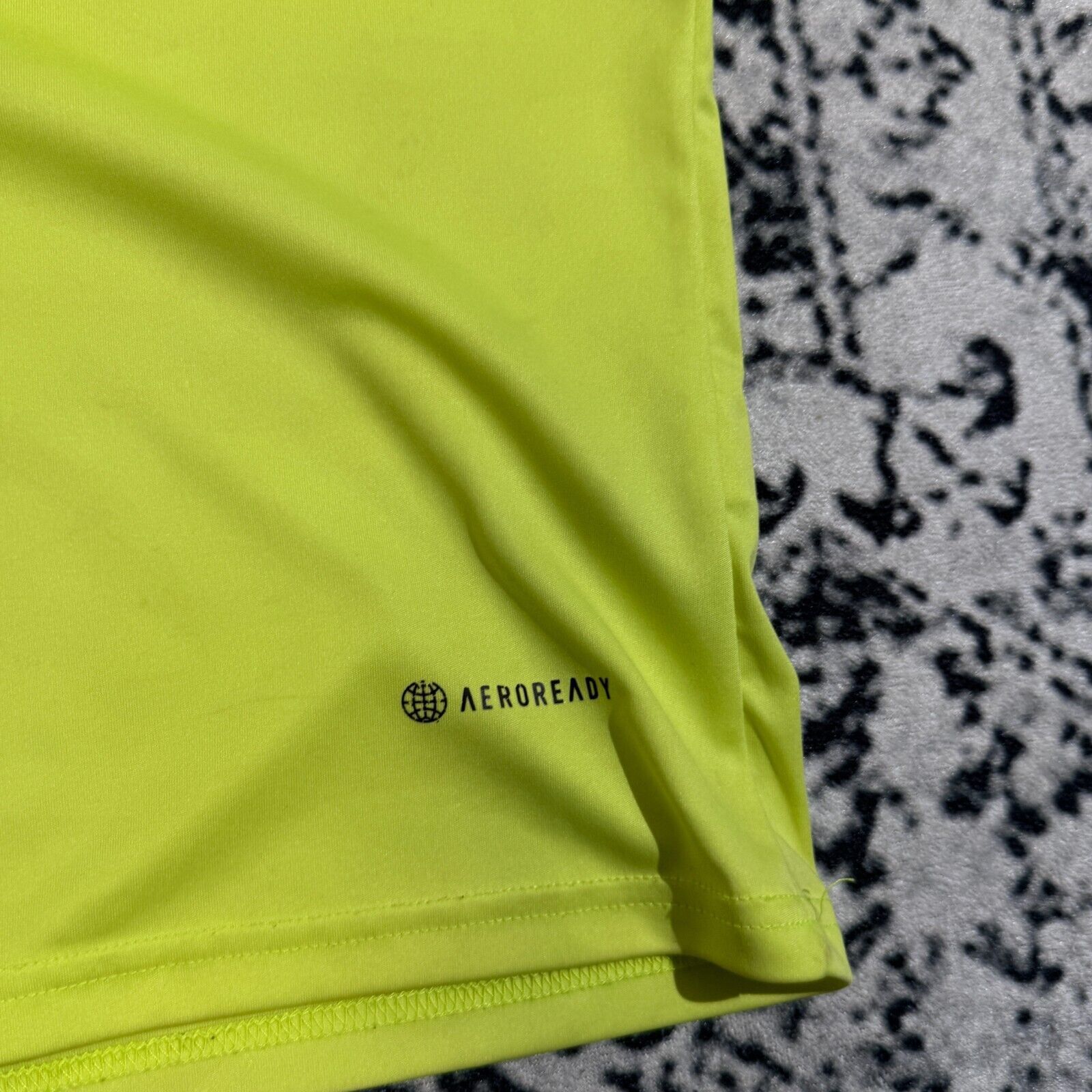 Adidas Vintage Adidas Neon Gren Polyester Jersey Size S Manchester Size US S / EU 44-46 / 1 - 4 Thumbnail