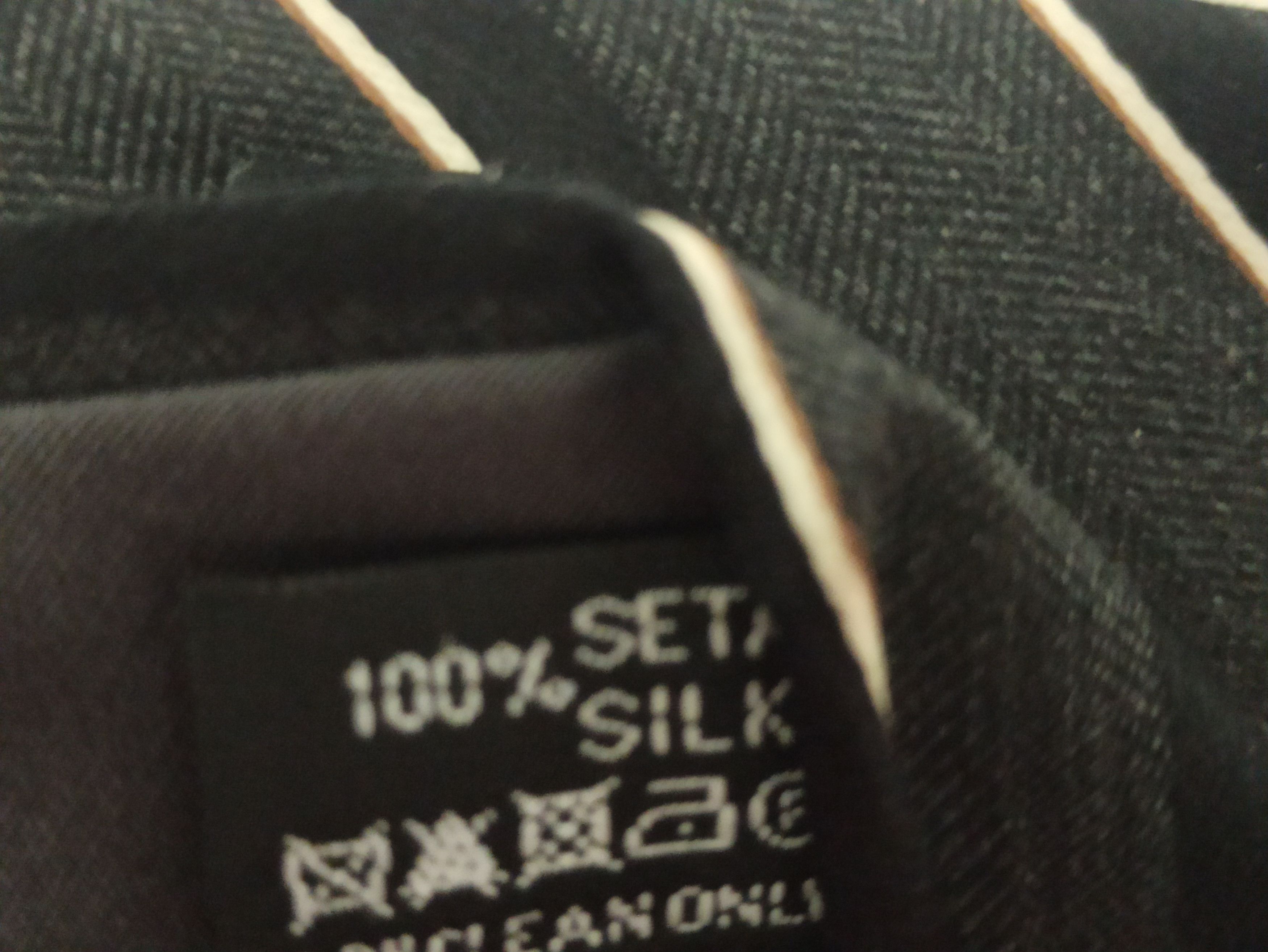 Giorgio Armani NWOT Giorgio Armani Silk Tie HAND MADE IN ITALY Size ONE SIZE - 8 Thumbnail