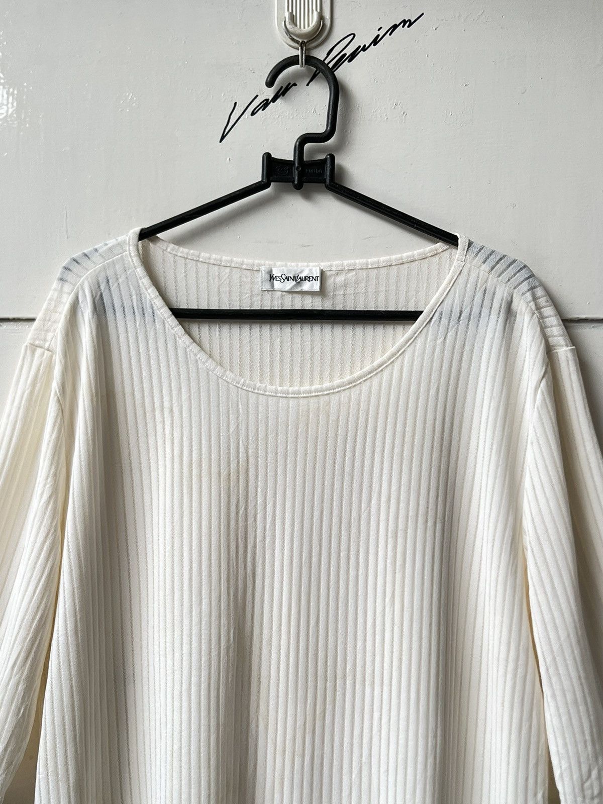 Yves Saint Laurent Yves Saint Laurent White Pleats T-shirt Size US S / EU 44-46 / 1 - 3 Thumbnail