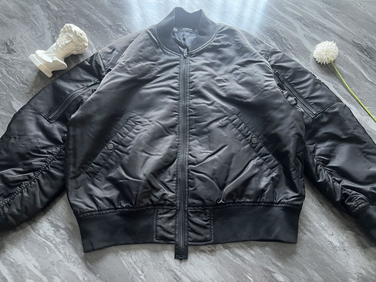 GU × Undercover Undercover x GU : Bomber Jacket Freedom Noise Size US M / EU 48-50 / 2 - 5 Thumbnail