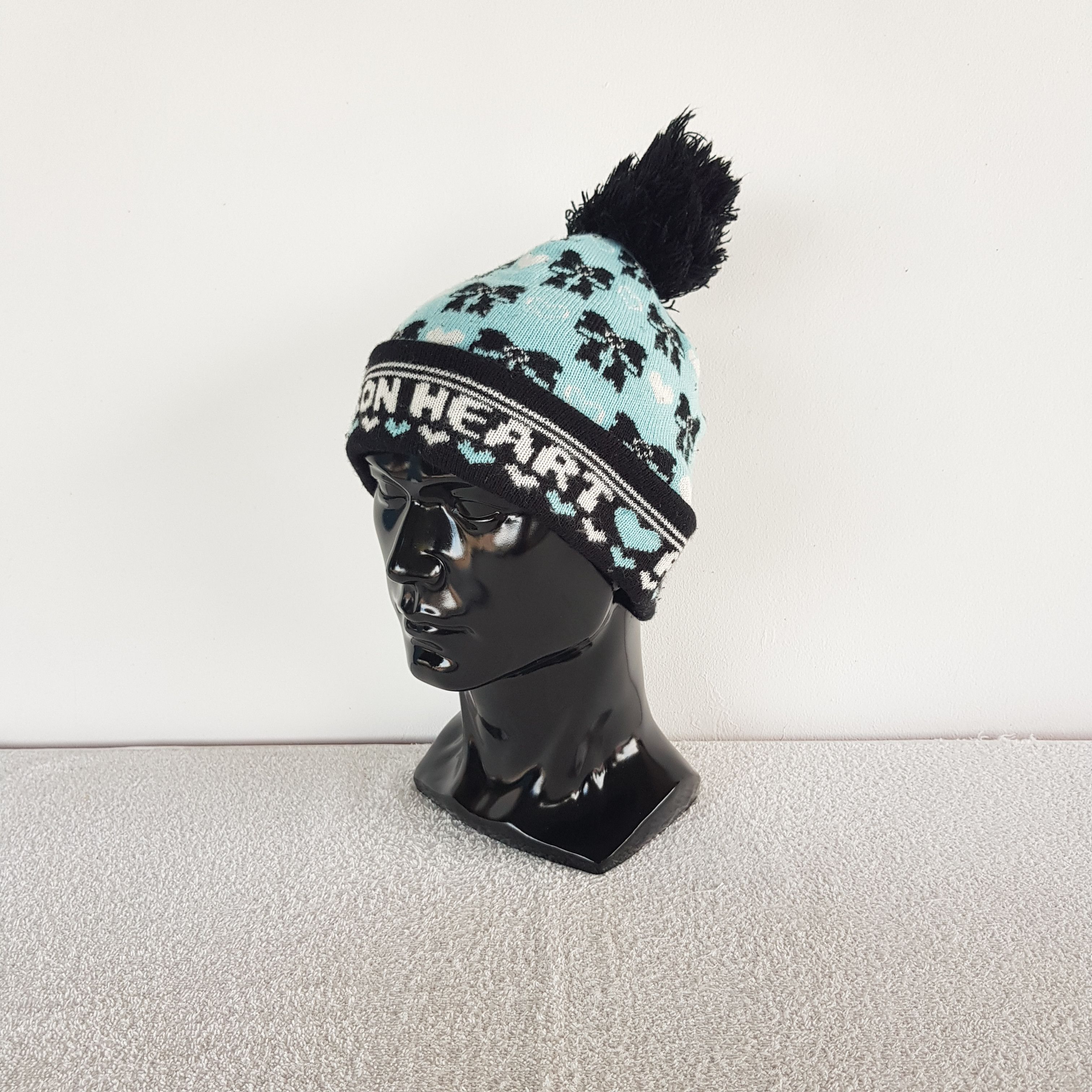 Japanese Brand Vintage Ribbon Heart Beanie Pom Pom Snow Caps Hats Size ONE SIZE - 1 Thumbnail