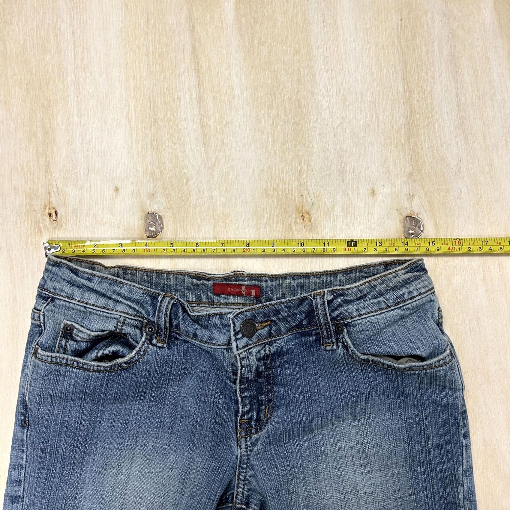Vintage VINTAGE Gadzooks Shorts Womens 29 Blue Denim Bermuda Cutoff Embroidered Raw Hem Size 29" - 5 Thumbnail