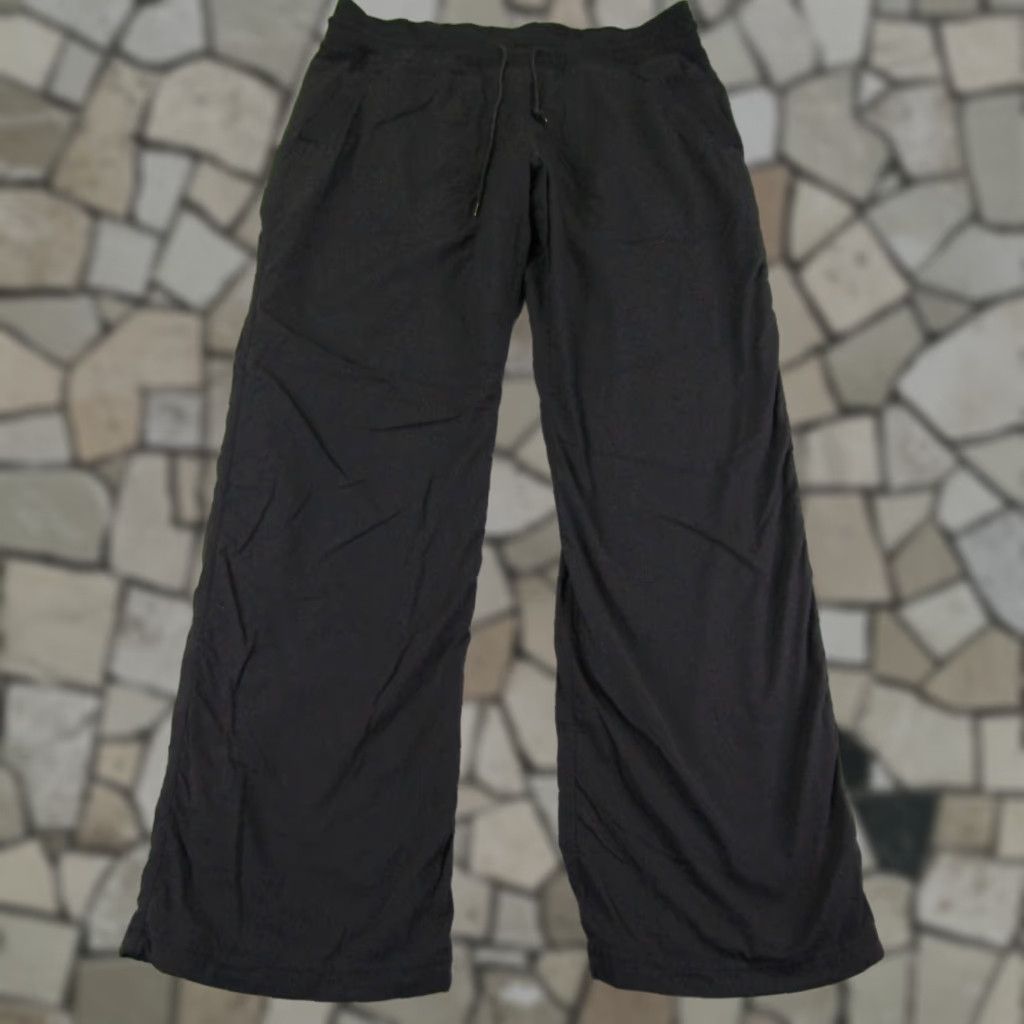 Lululemon Lululemon Pants Women 12 Black Jogger Activewear Yoga Gym Dance Studio III Elastic Waist Pockets 31in Inseam Size 34" / US 12 / IT 48 - 1 Thumbnail