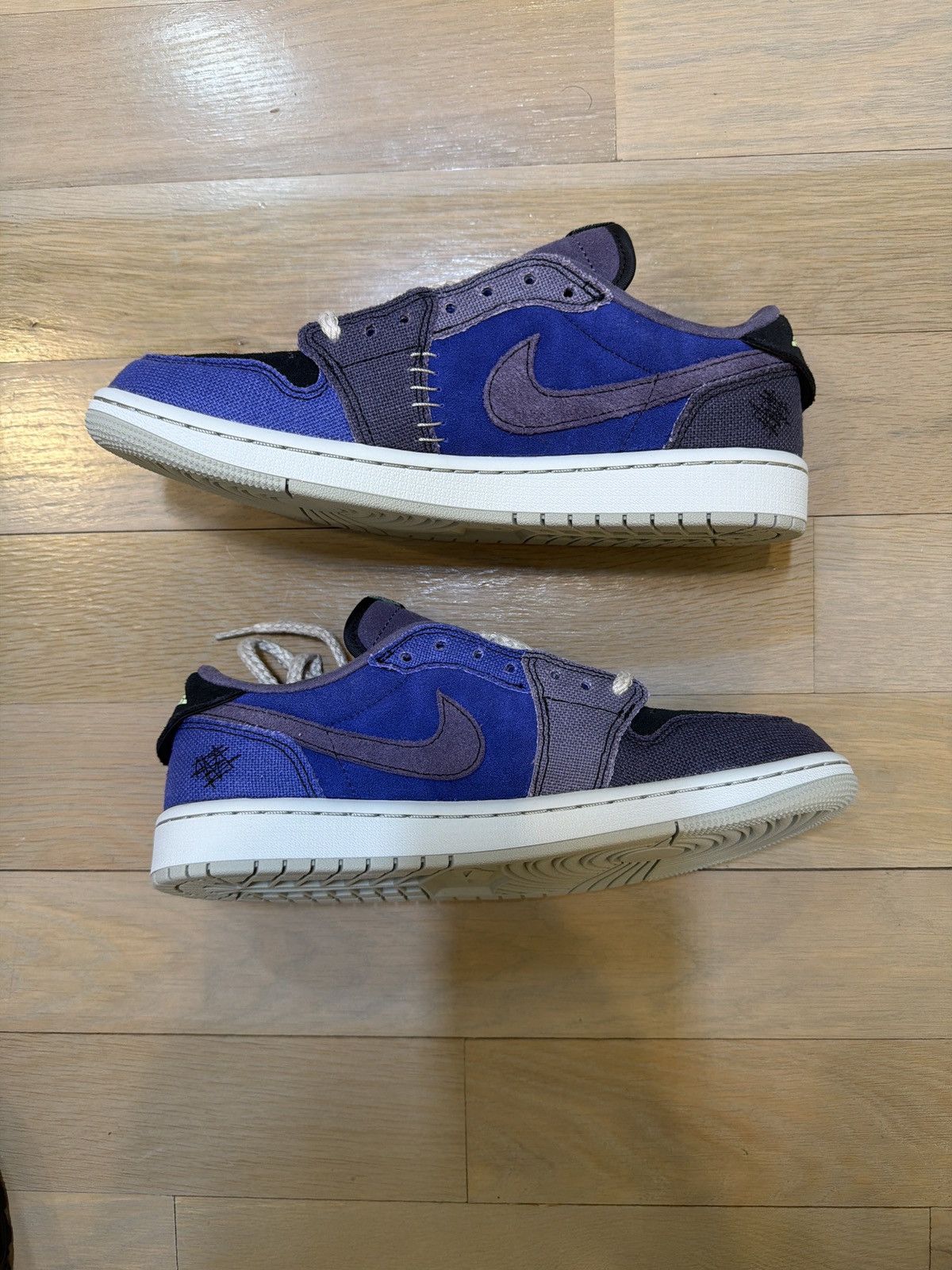 Nike Air Jordan 1 Retro Low OG Size US 9 / EU 42 - 2 Thumbnail
