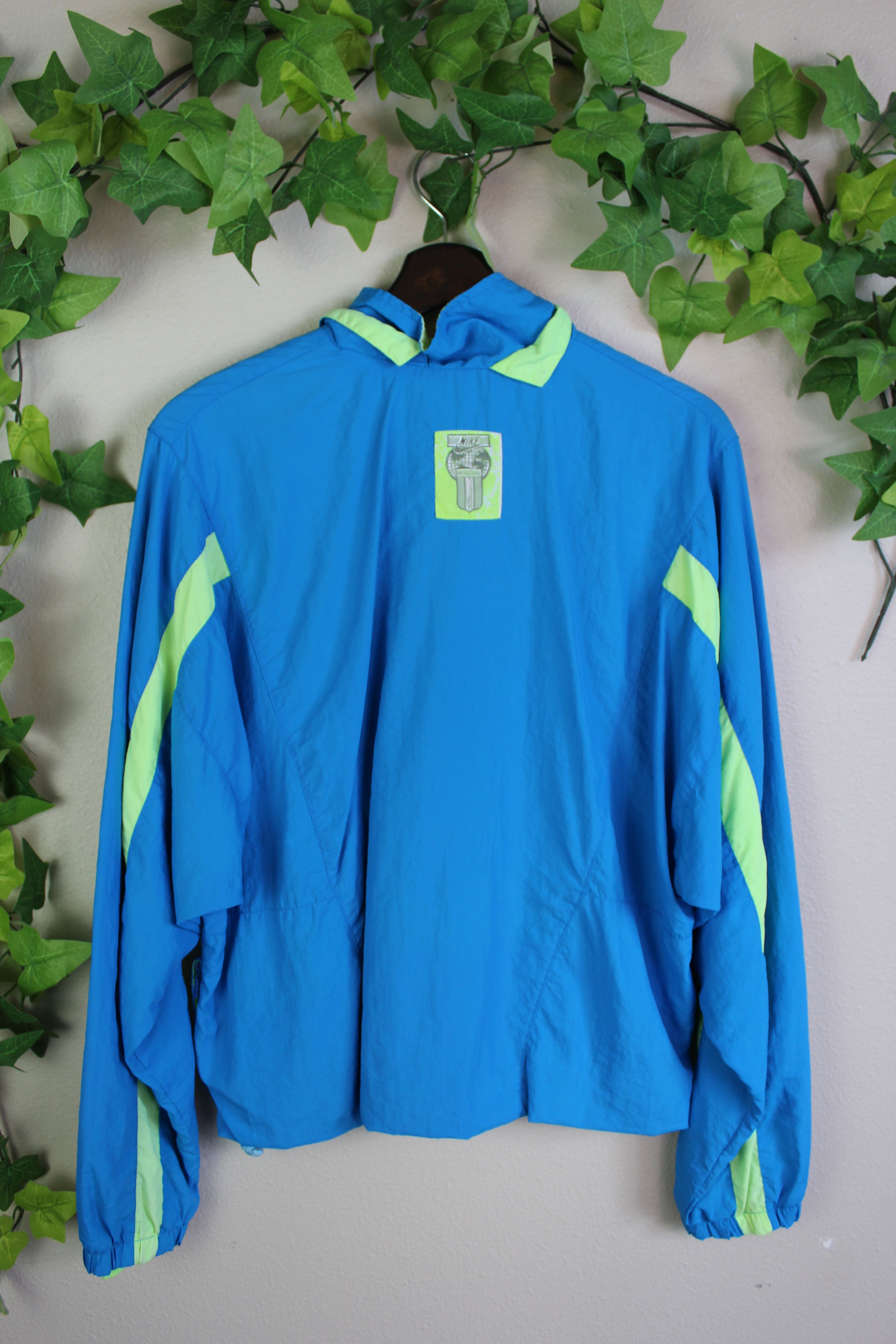 Nike × Vintage VINTAGE NIKE INTERNATIONAL TRACK JACKET Size US L / EU 52-54 / 3 - 3 Thumbnail