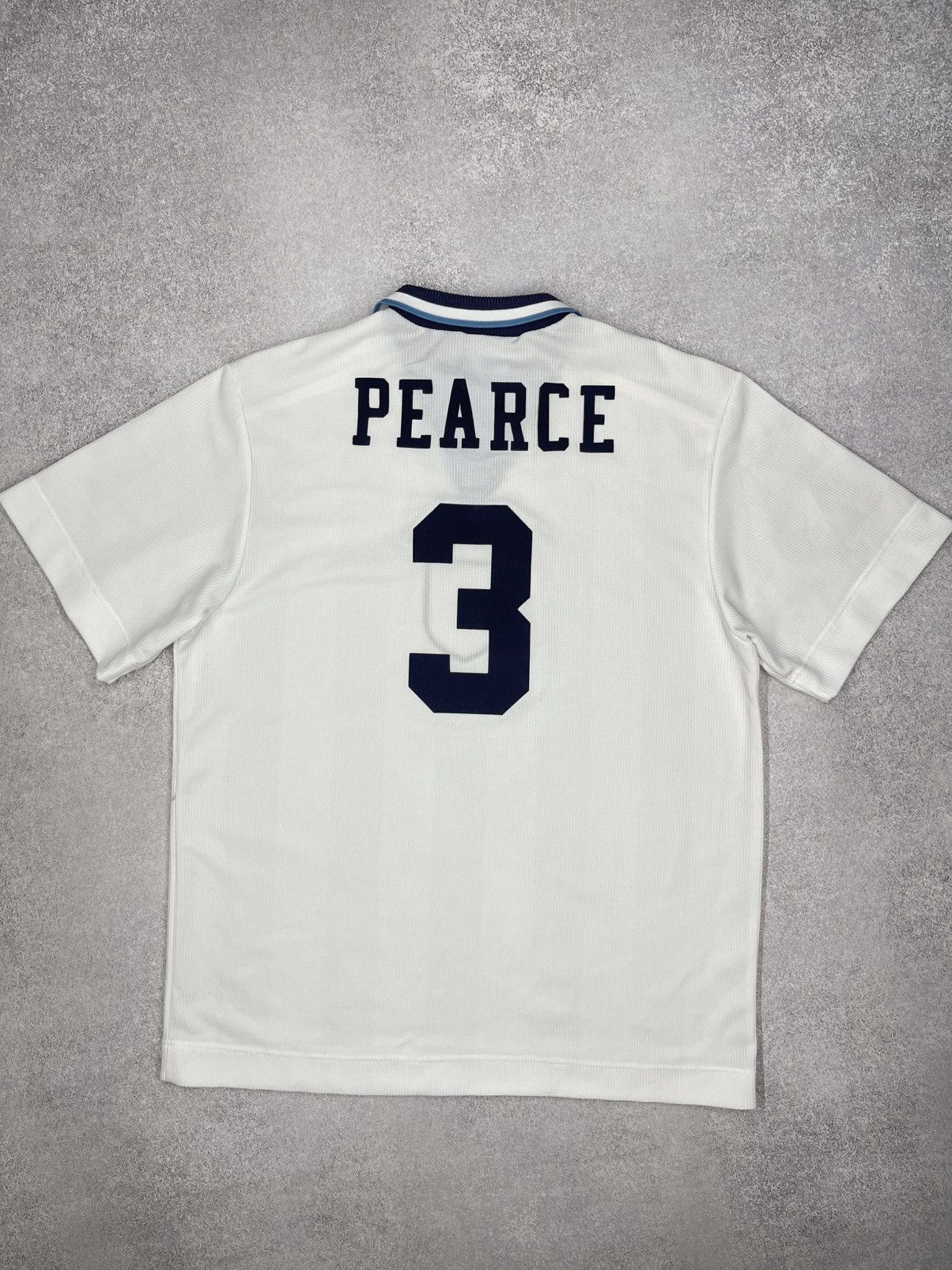 Umbro Vintage Umbro England 1996 Stuart Pearce 3 Soccer Jersey Y2K Size US L / EU 52-54 / 3 - 7 Thumbnail