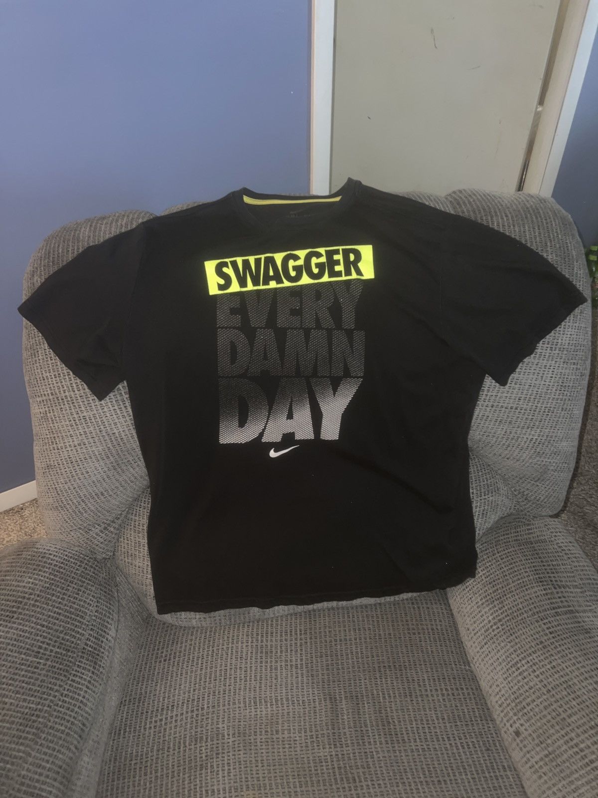Nike Nike Dri-Fit Swagger Every Damn Day Tee Size US XL / EU 56 / 4 - 1 Thumbnail