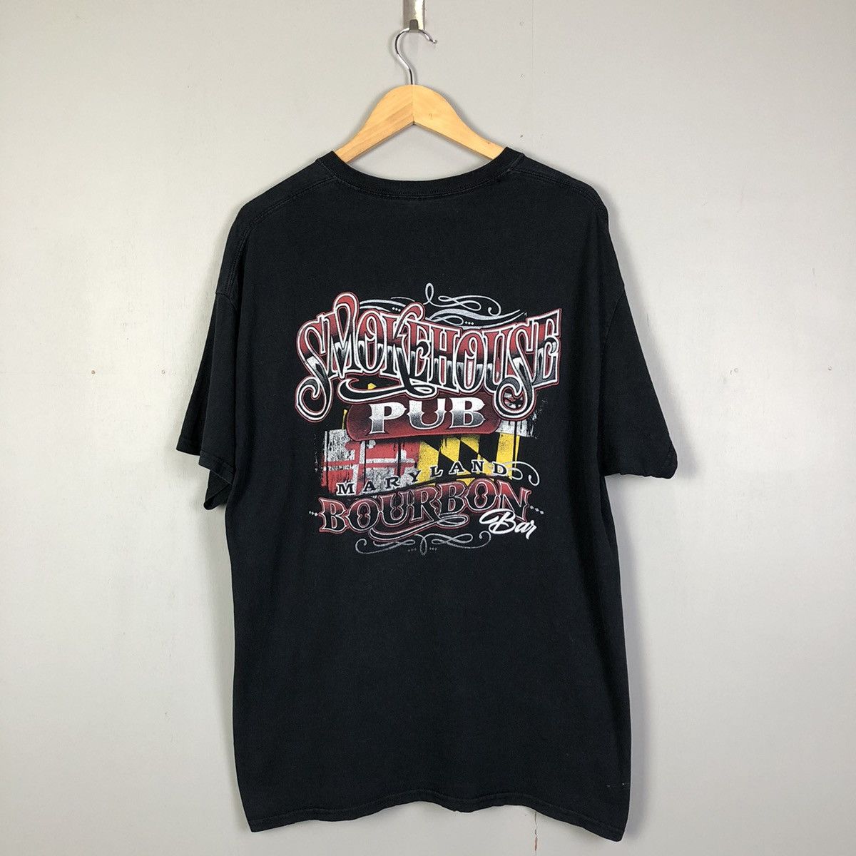 Vintage 🔥Steals🔥 SmokeHouse Pub Bourbon Tshirt Size US XL / EU 56 / 4 - 7 Thumbnail
