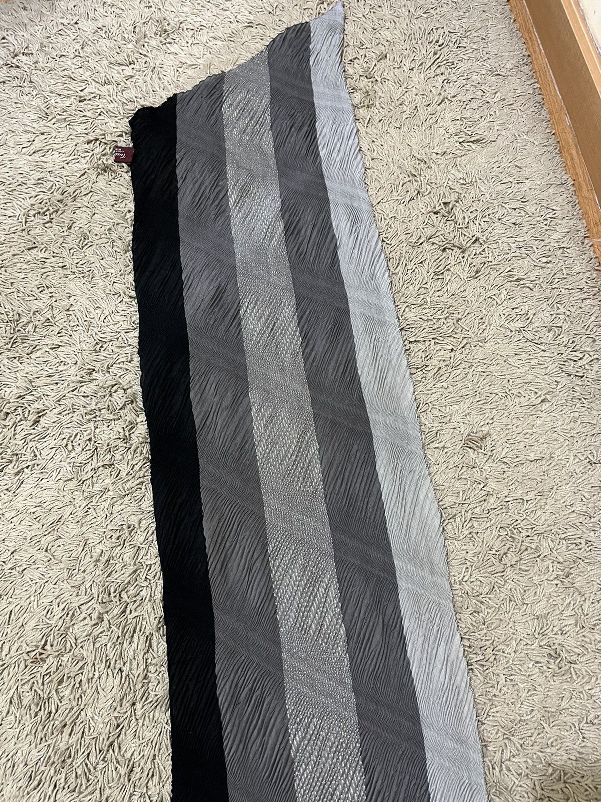 Tornado Mart Rare Tornado Mart Japan Pleated Scarf Size ONE SIZE - 11 Thumbnail