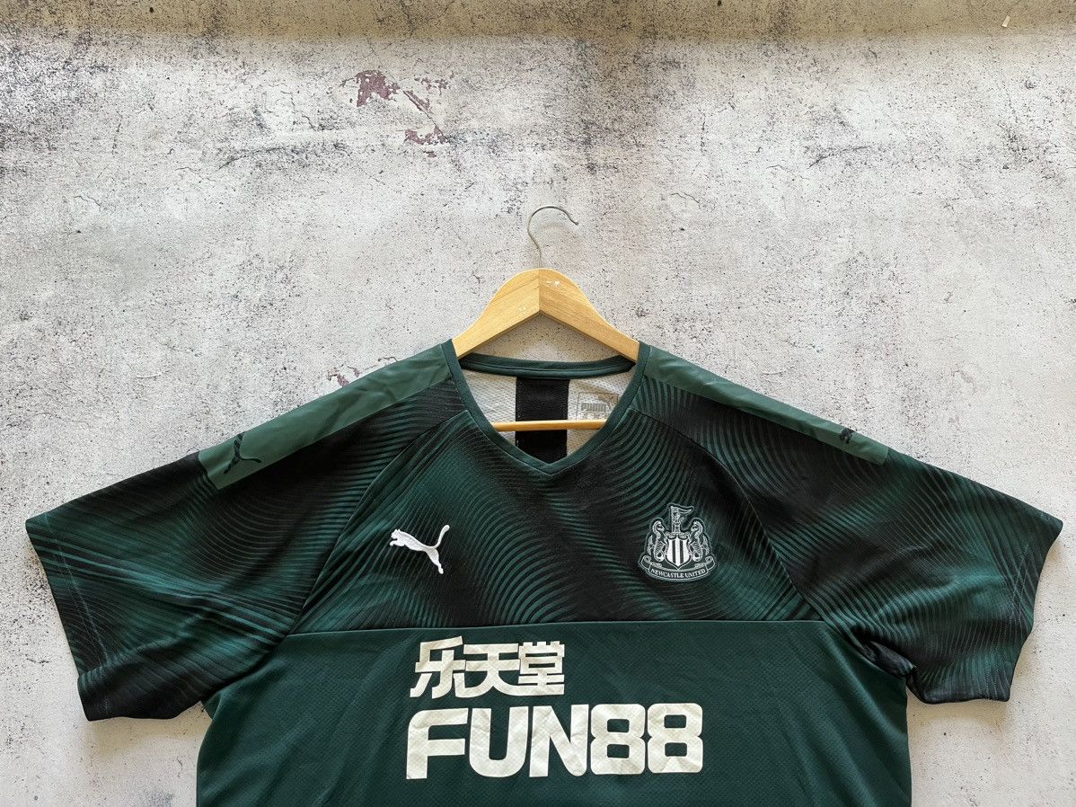 Puma PUMA NEWCASTLE AWAY 2019/20 SOCCER JERSEY,FOOTBALL SHIRT Size US XXL / EU 58 / 5 - 2 Thumbnail
