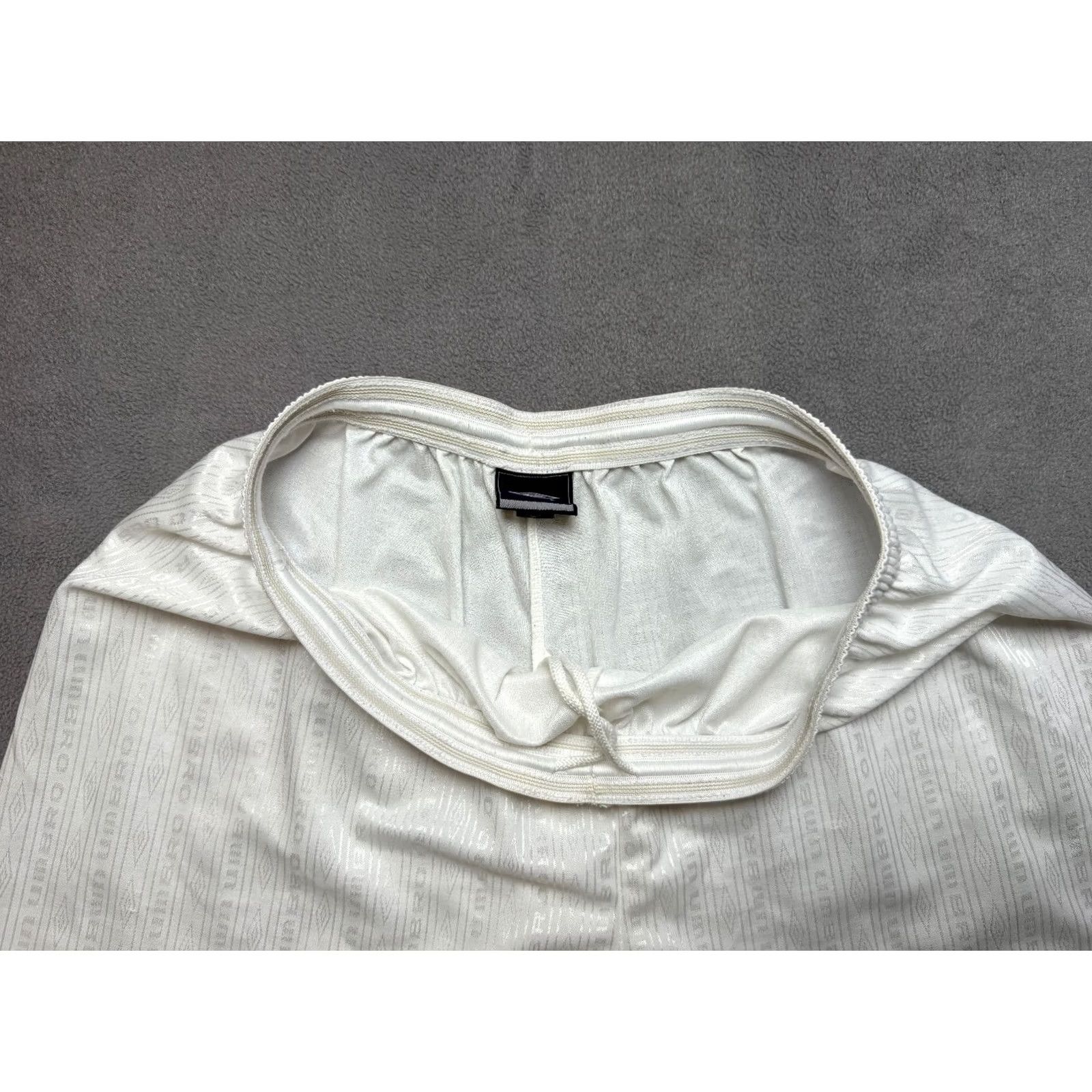 Umbro VINTAGE Umbro shorts Mens size XL White Training football soccer Size US 36 / EU 52 - 6 Thumbnail