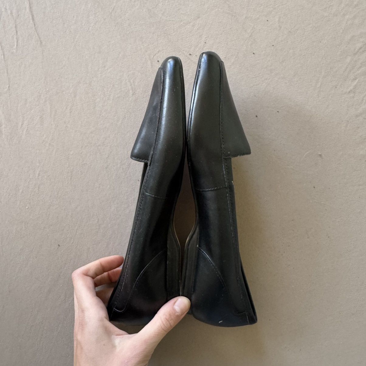 Gloria Vanderbilt Vintage Gloria Vanderbilt Leather Square Toe Flats Size US 7 / IT 37 - 3 Thumbnail