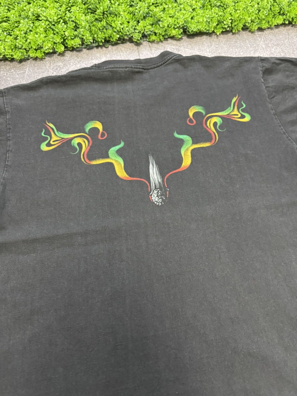 Vintage Vintage Bob Marley Joint T Shirt Faded Smoke Y2k Size US L / EU 52-54 / 3 - 15 Thumbnail