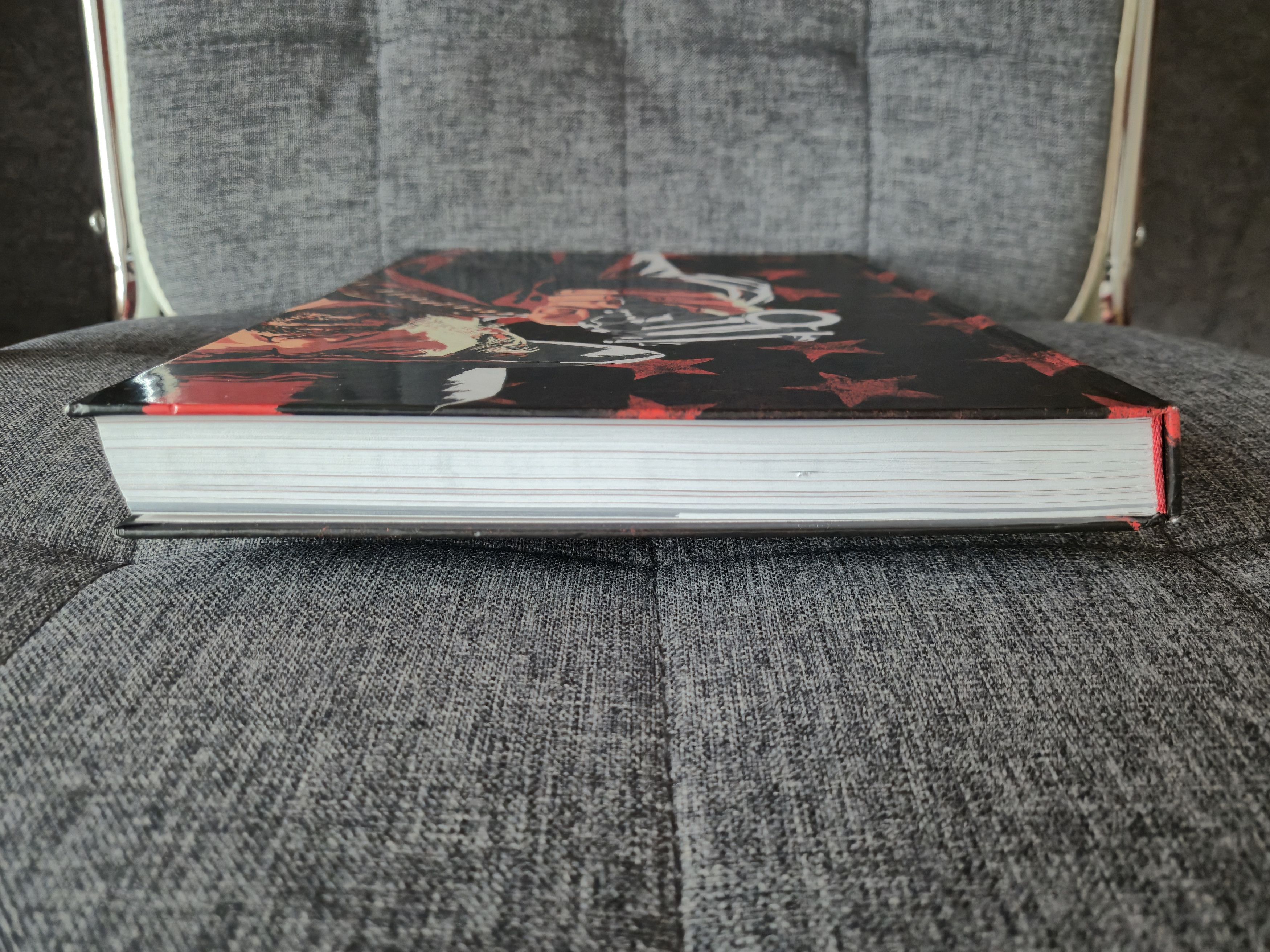 Rockstar Games Red Dead Redemption 2 Official Guide Collector’s Edition Size 46 - 5 Thumbnail