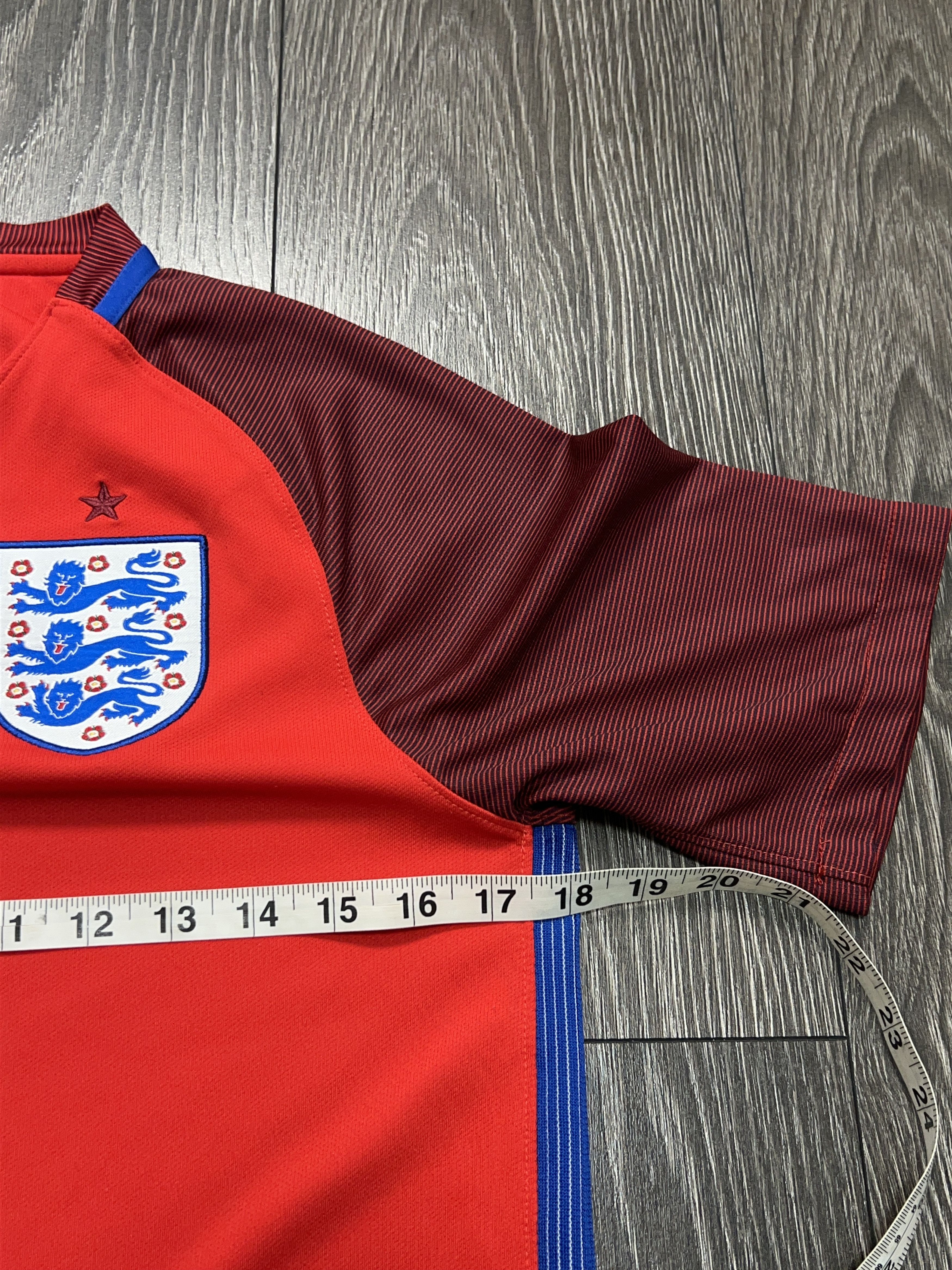 Nike England National Team 2016 2017 Football Soccer Shirt Jersey Size US S / EU 44-46 / 1 - 7 Thumbnail