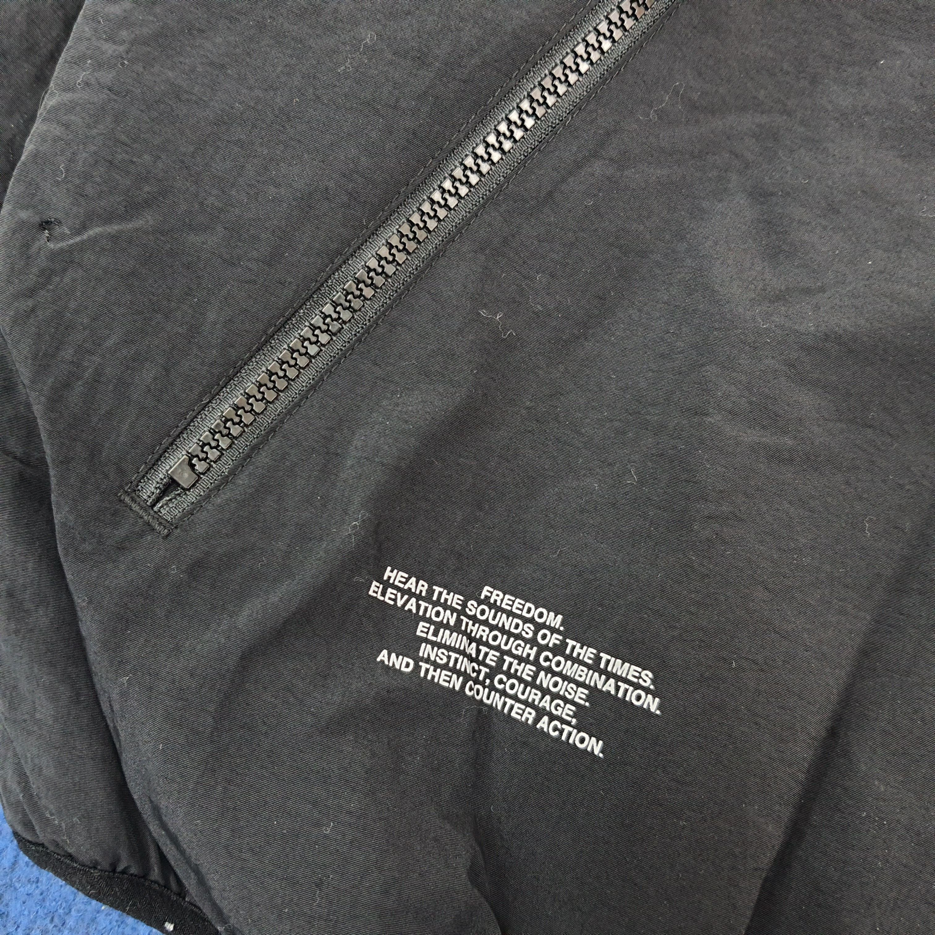 Japanese Brand × Vintage Vintage GU x UNDERCOVER Custom Logo Fleece Jacket Size US L / EU 52-54 / 3 - 4 Thumbnail