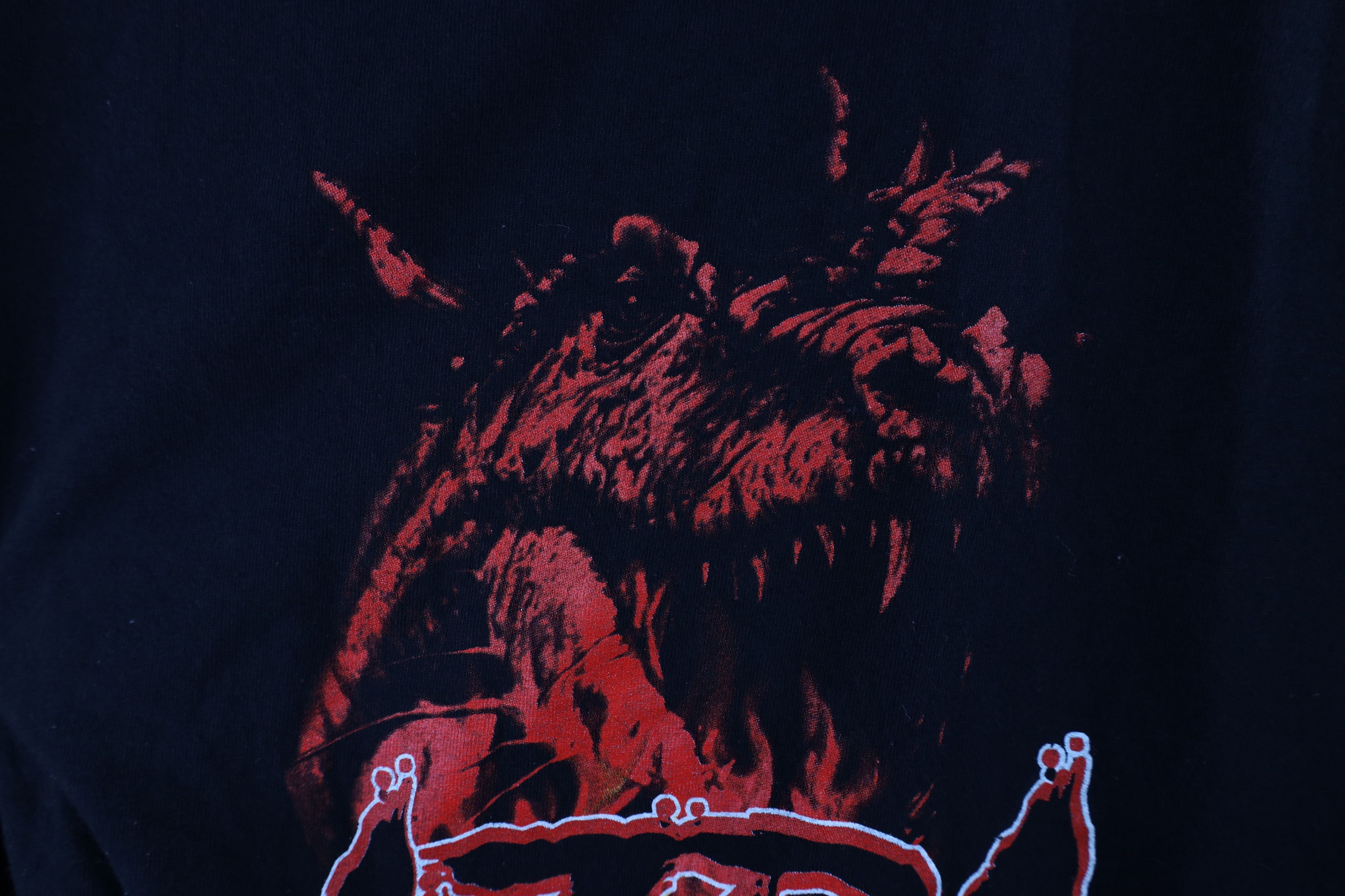 Vintage Vintage Streetwear Chamber of Horrors Haunted House T-Shirt Size US L / EU 52-54 / 3 - 6 Thumbnail