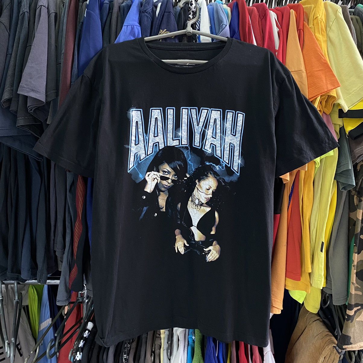 Band Tees Vintage AALIYAH Big Graphic Sexy logo band tee Size US M / EU 48-50 / 2 - 1 Thumbnail