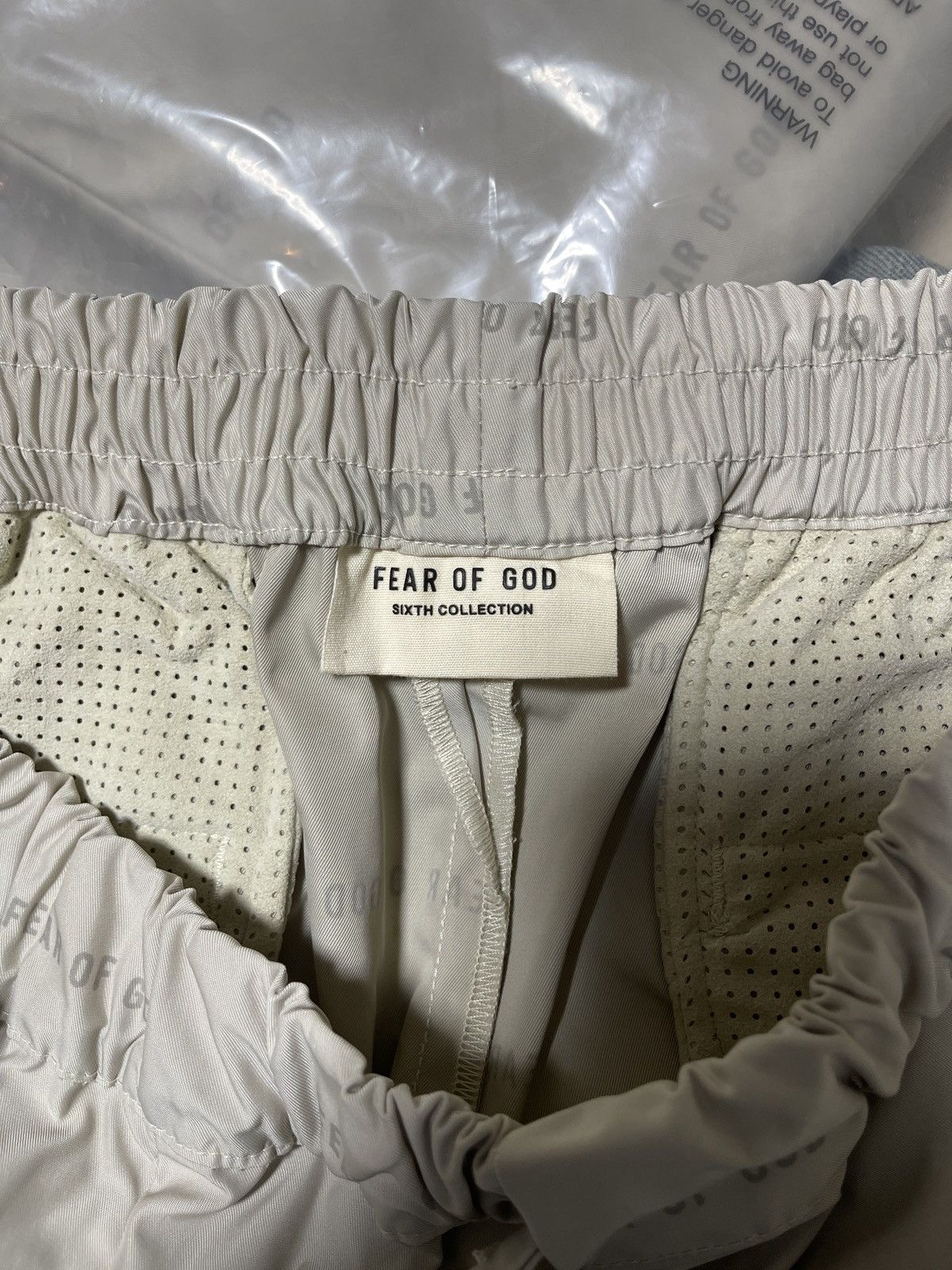 Fear of God Fear of god 6th baggy nylon pants Size US 34 / EU 50 - 6 Thumbnail