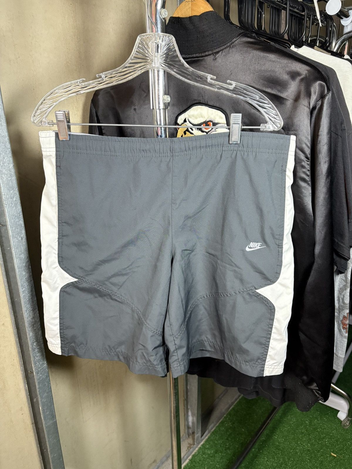 Nike × Vintage Y2K Nike Grey Shorts Size US 31 - 1 Thumbnail