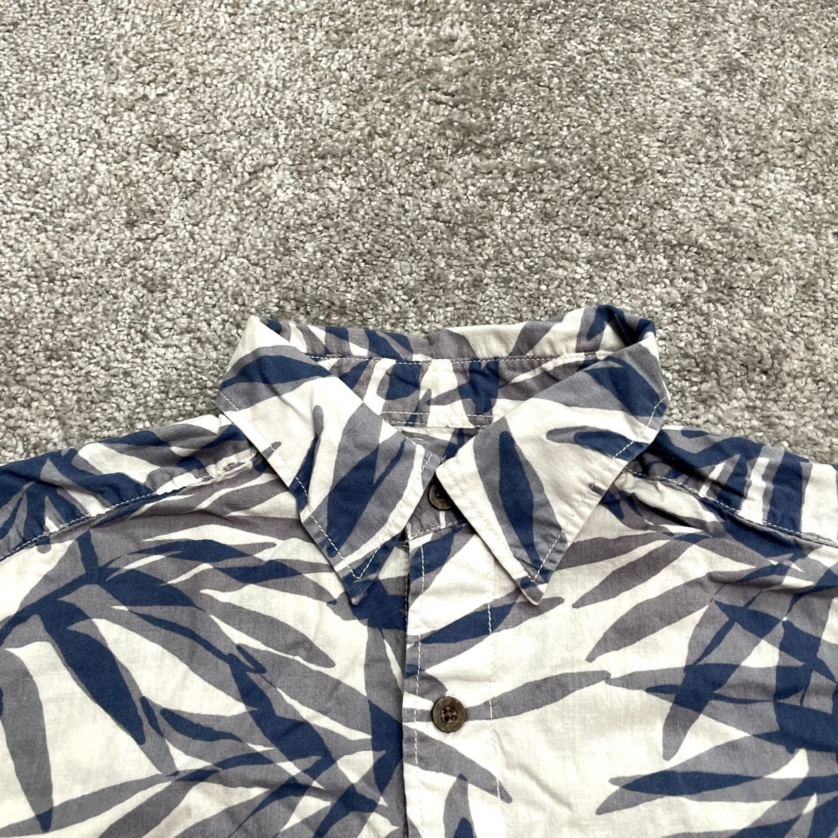 Old Navy Old Navy Button-Up Shirt Mens Small Blue White Tropical Palm Leaves Beach Holidays Casual Shirt Size US S / EU 44-46 / 1 - 3 Thumbnail